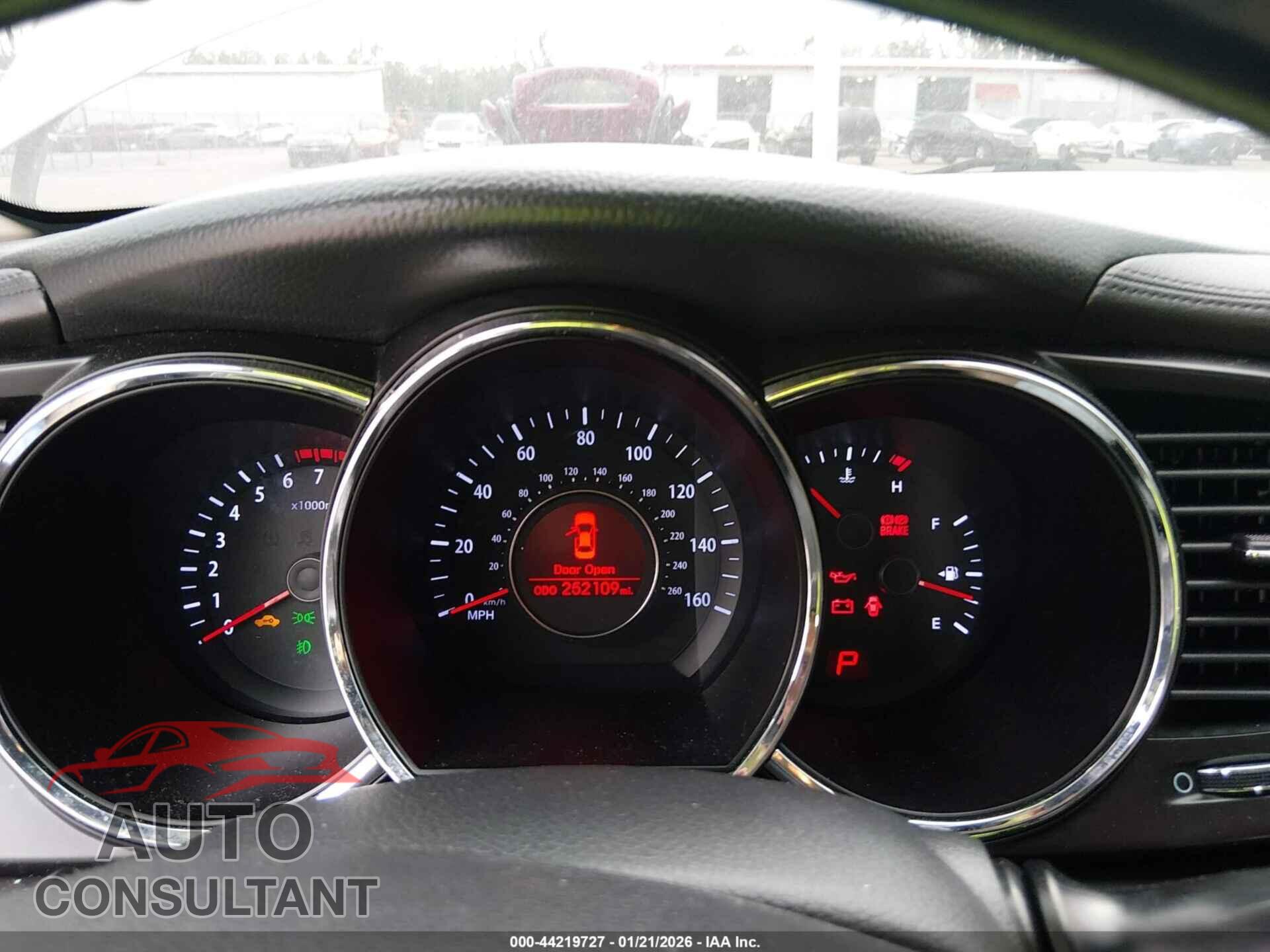 KIA OPTIMA 2011 - KNAGN4A79B5073065