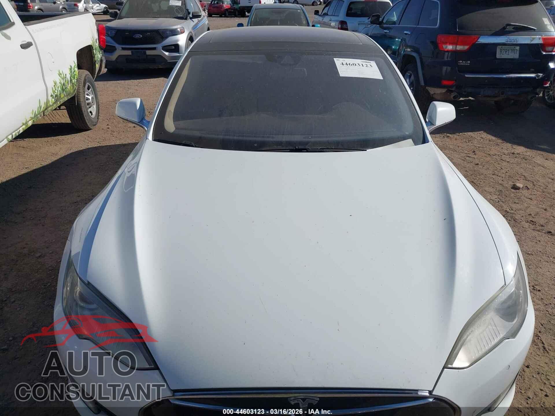 TESLA MODEL S 2015 - 5YJSA1E19FF105711