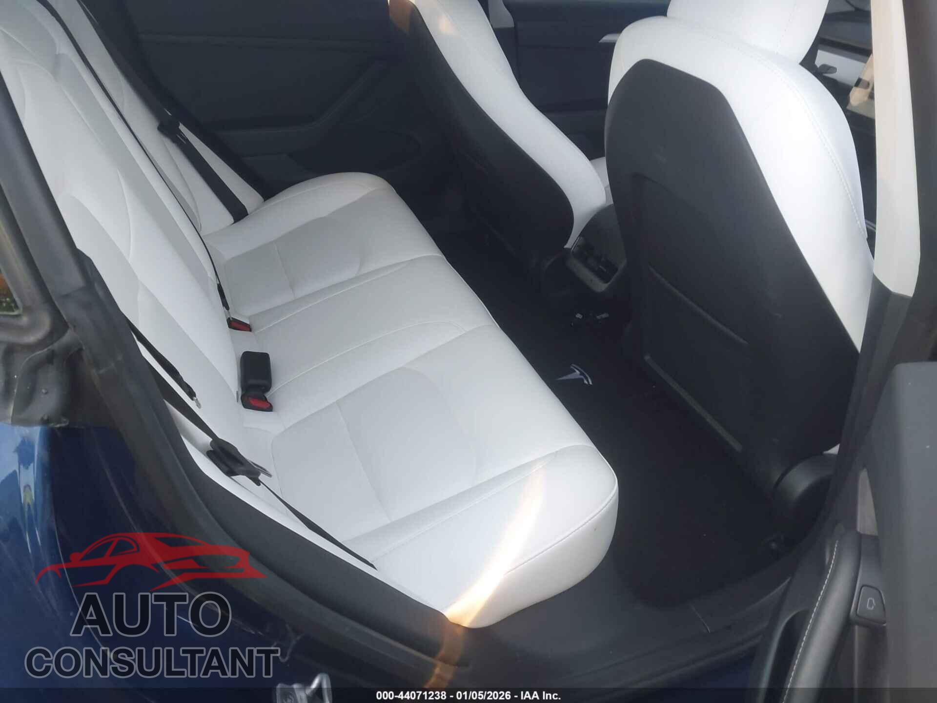 TESLA MODEL 3 2023 - 5YJ3E1EA7PF614559