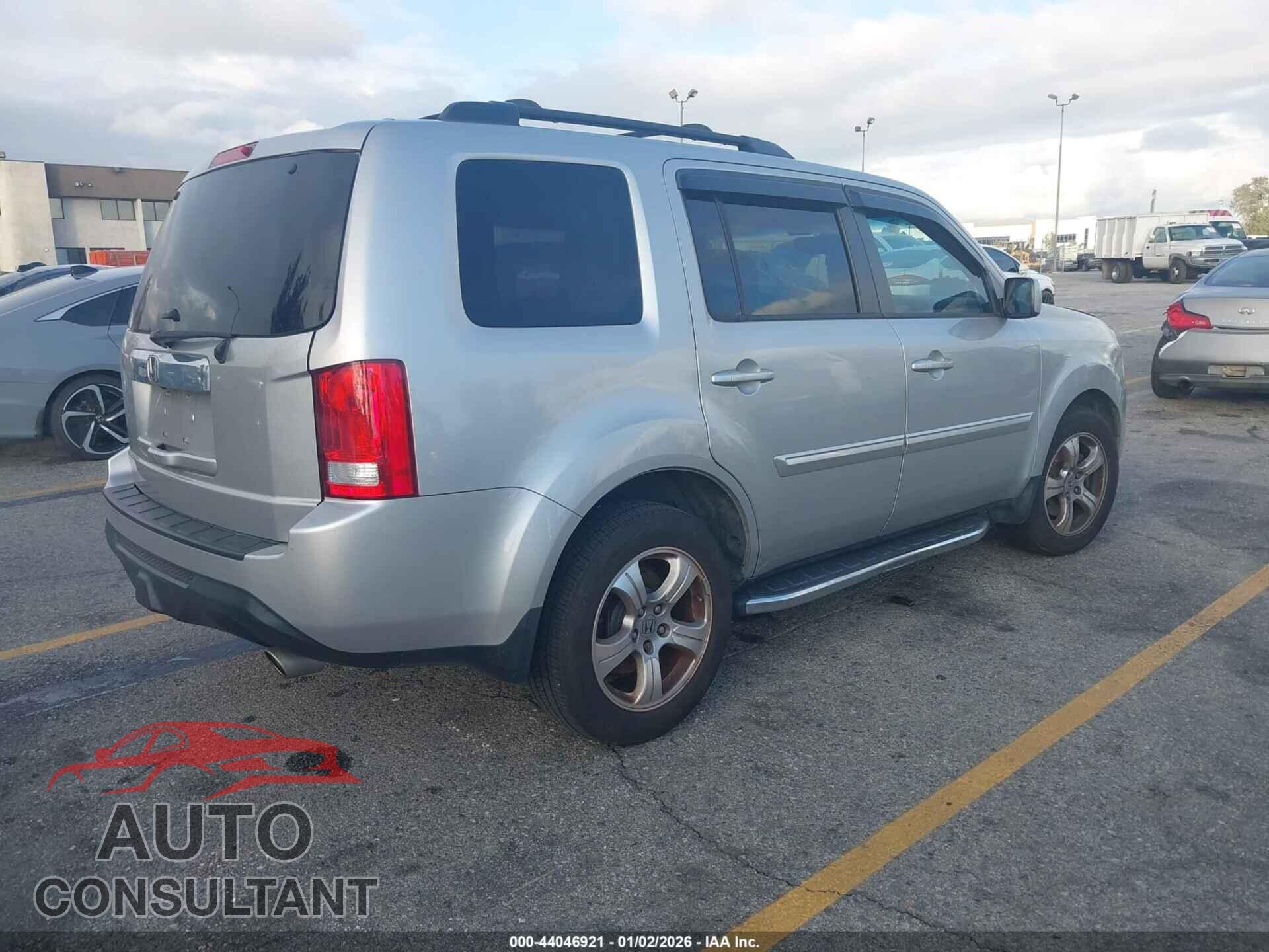 HONDA PILOT 2015 - 5FNYF3H73FB026686