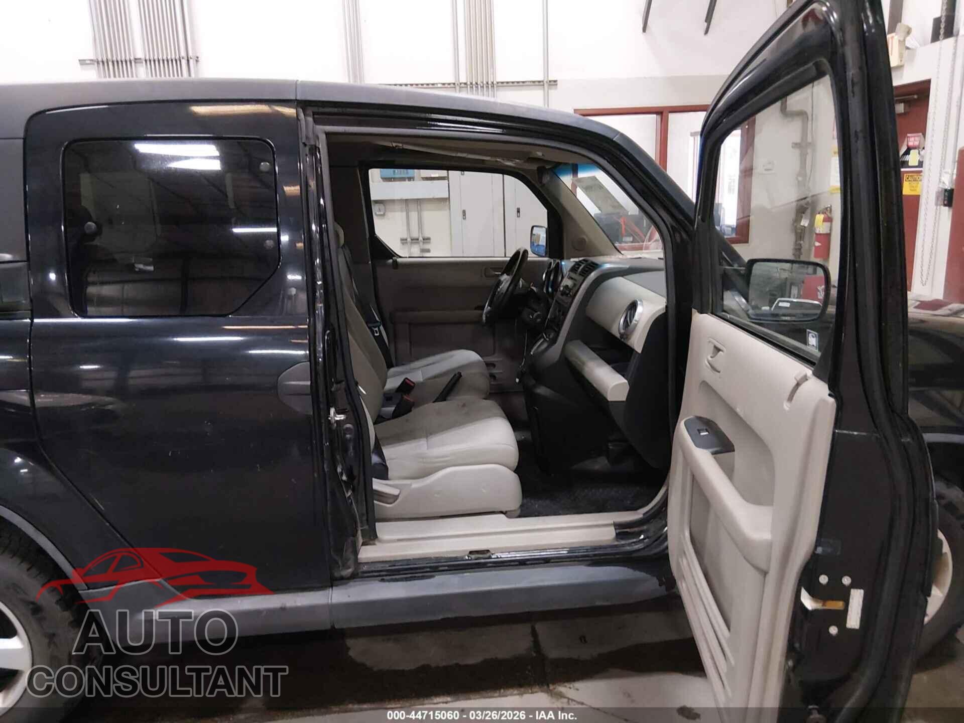HONDA ELEMENT 2011 - 5J6YH2H77BL005121
