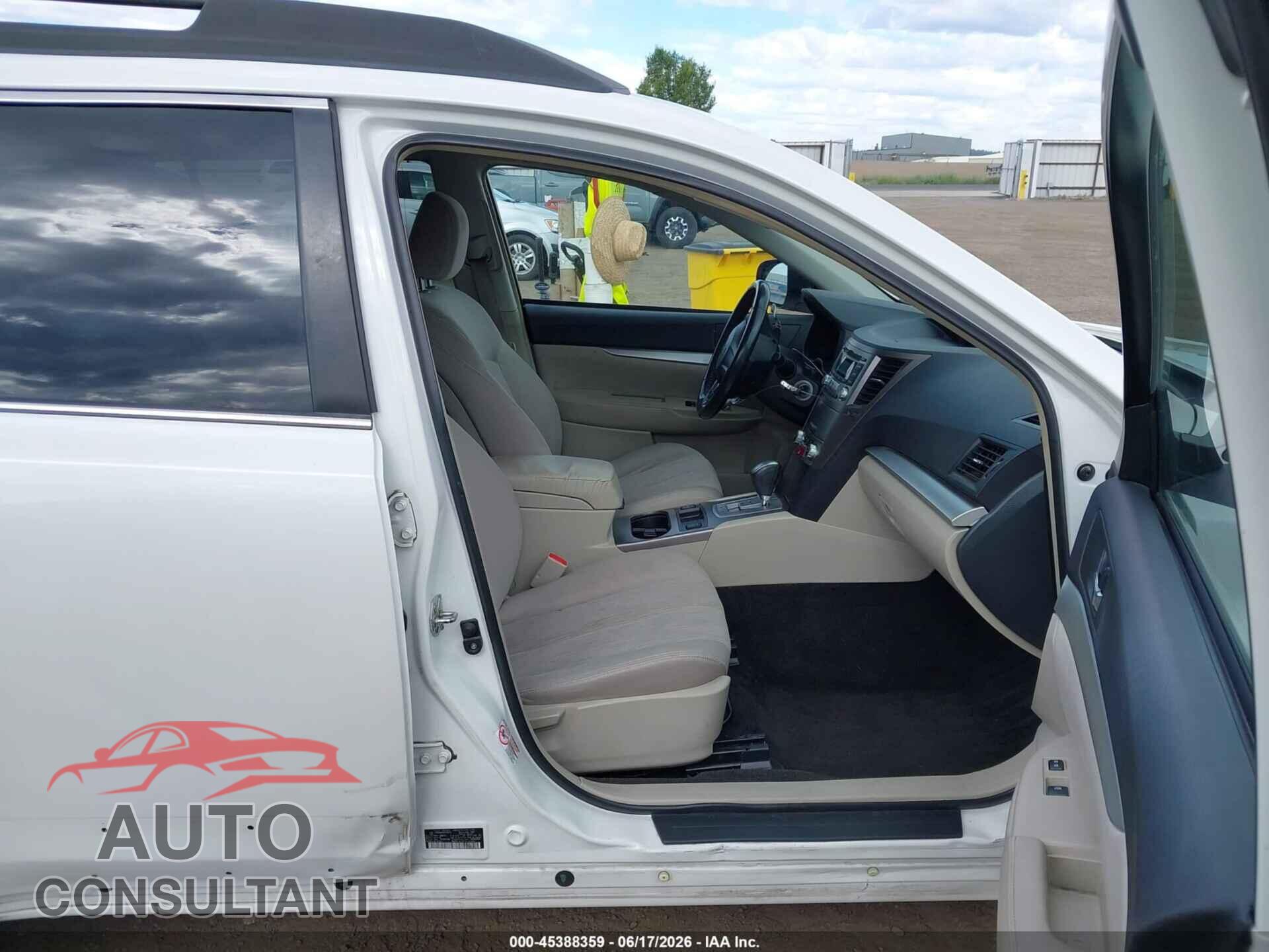 SUBARU OUTBACK 2013 - 4S4BRBGC4D3233275
