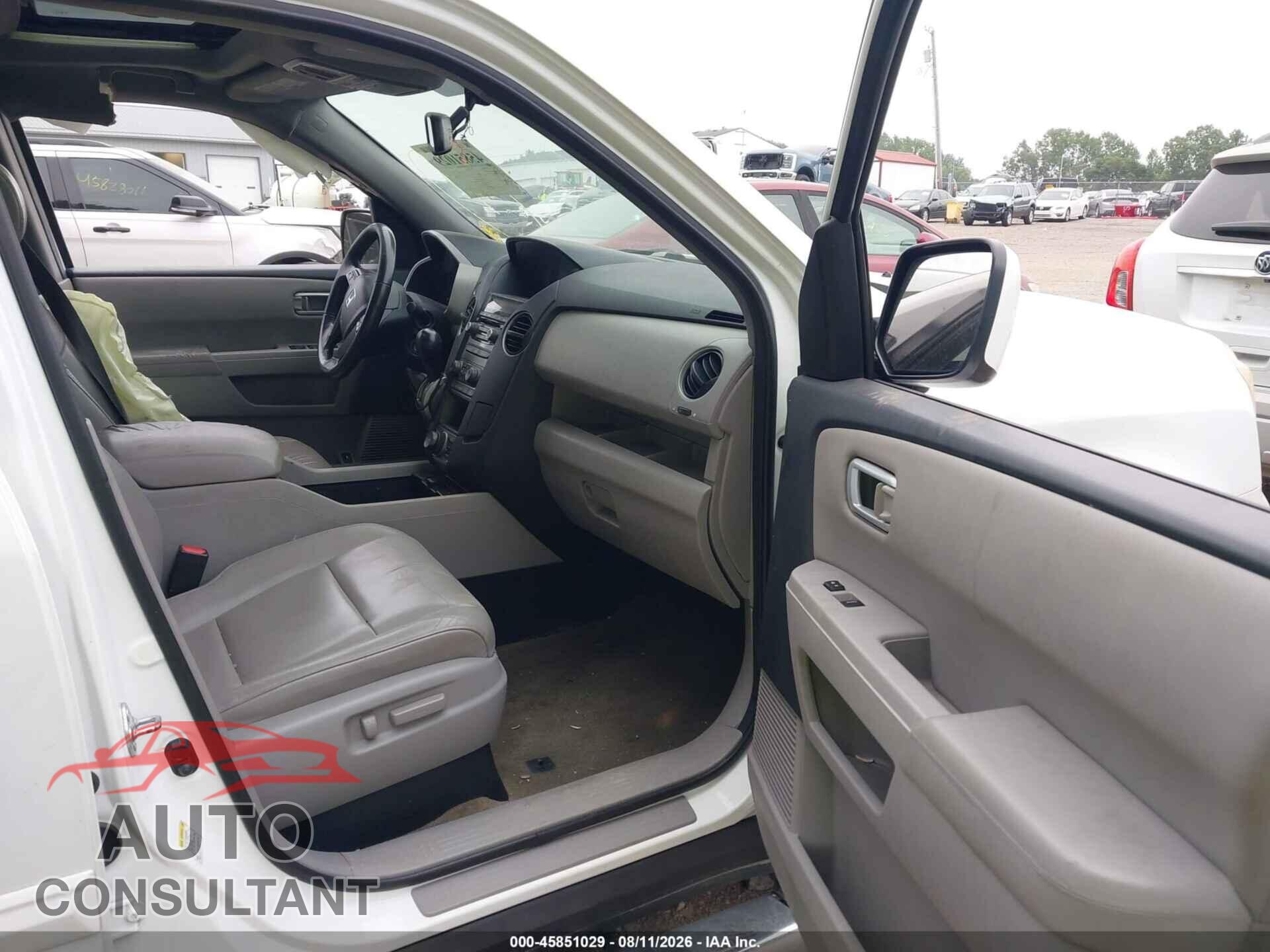 HONDA PILOT 2015 - 5FNYF3H7XFB025681