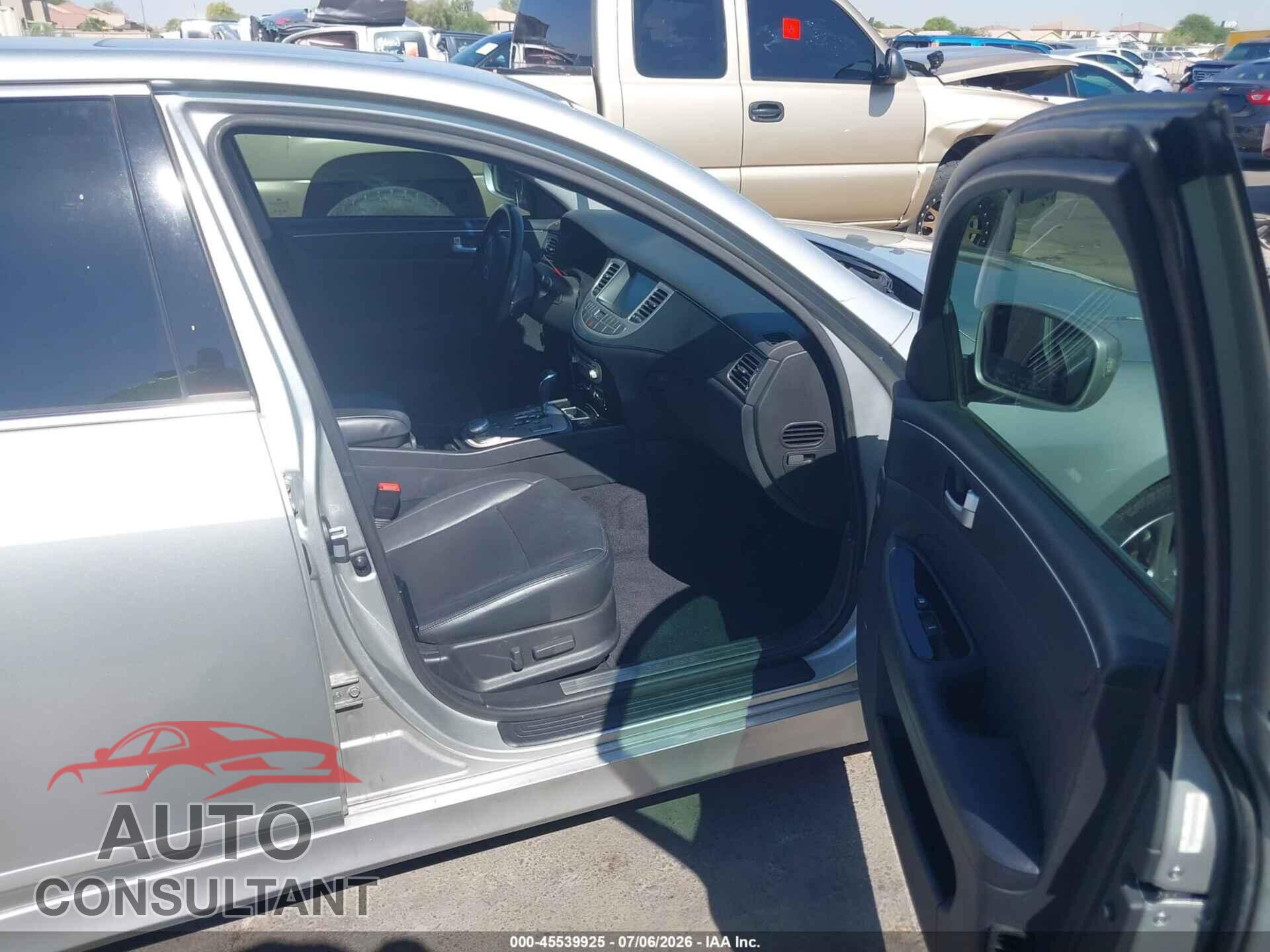 HYUNDAI GENESIS 2013 - KMHGC4DD2DU242518
