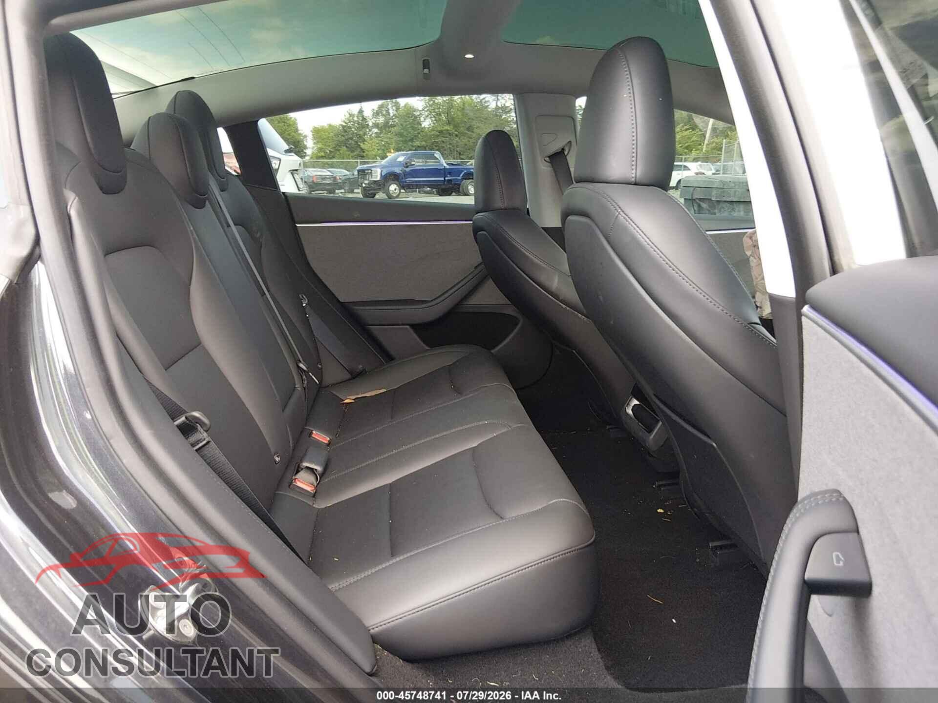 TESLA MODEL 3 2024 - 5YJ3E1EA4RF748464