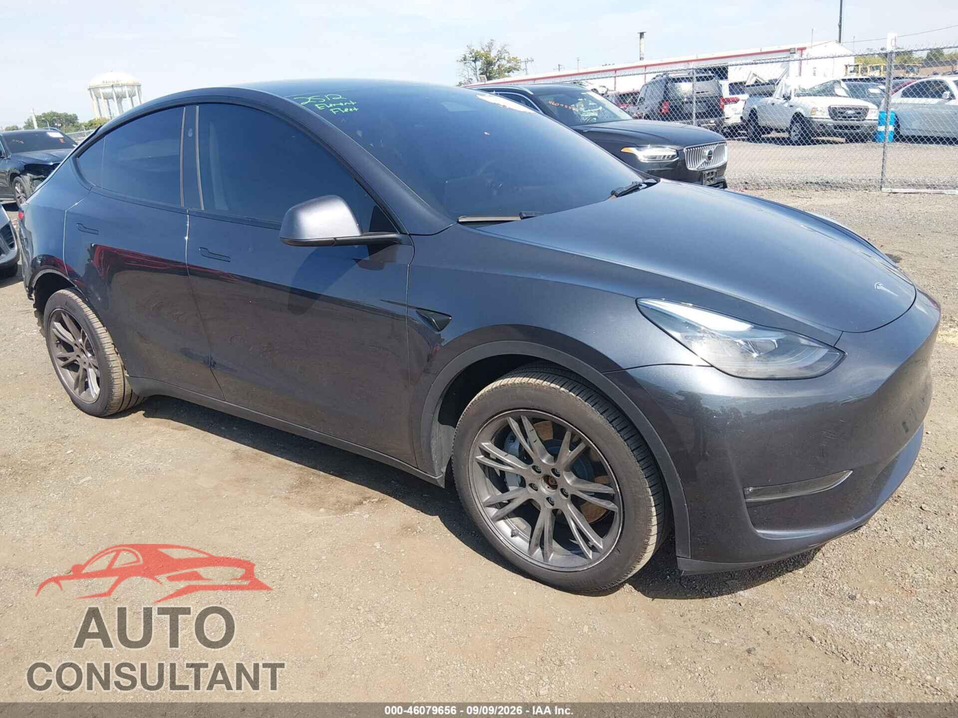 TESLA MODEL Y 2025 - 7SAYGDEE2SA367237