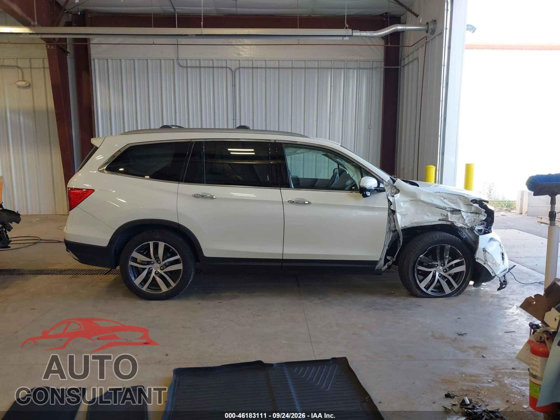 HONDA PILOT 2017 - 5FNYF6H96HB094664