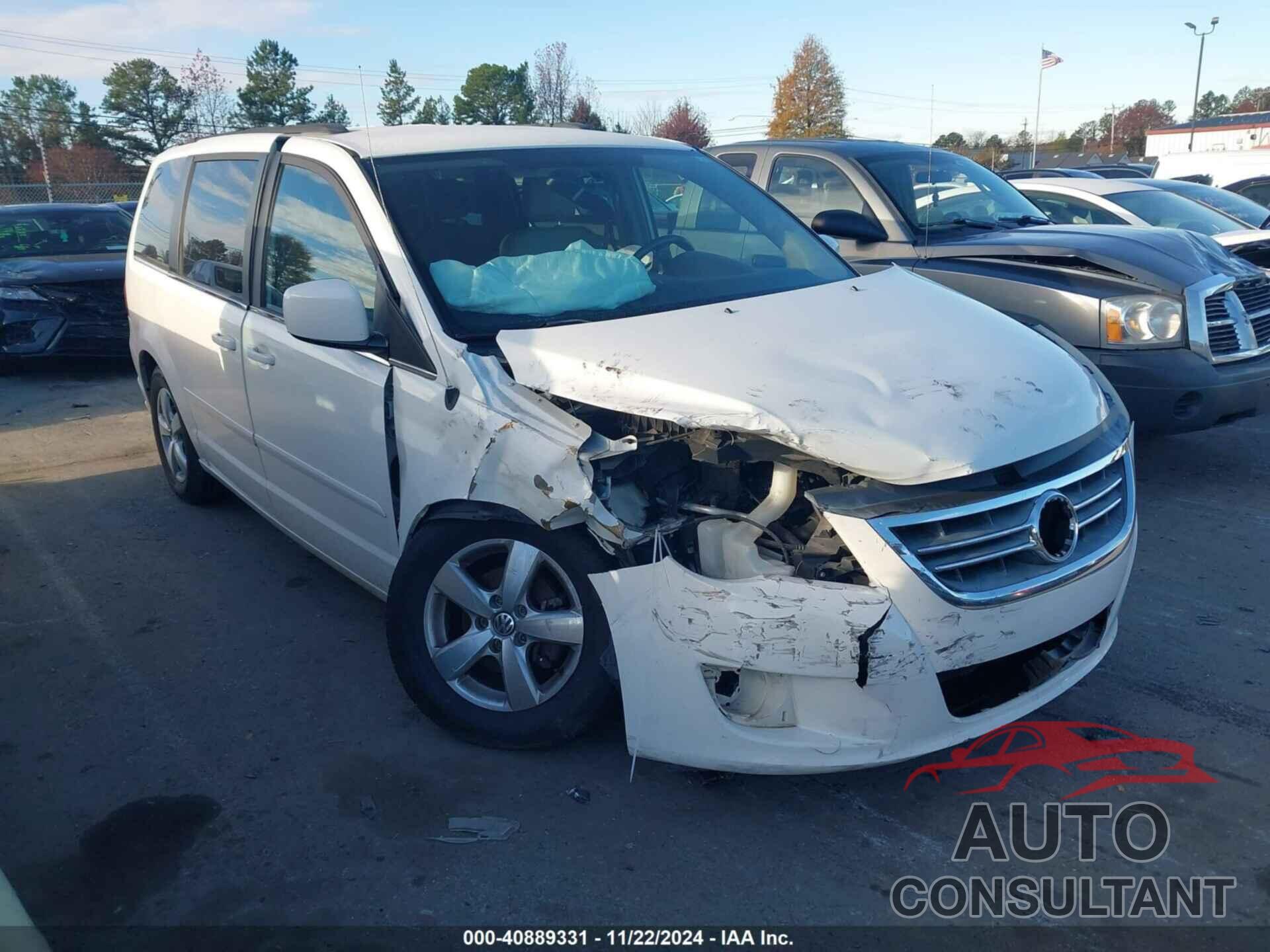 VOLKSWAGEN ROUTAN 2011 - 2V4RW3DG8BR691663