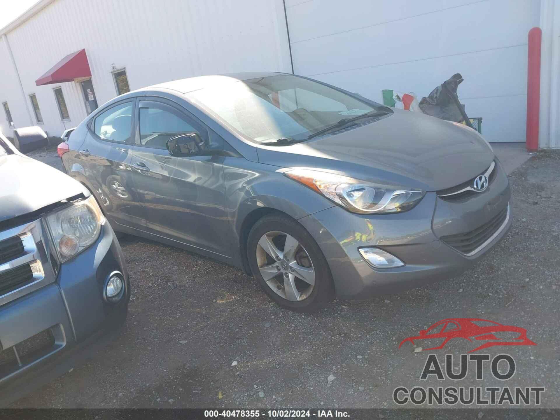 HYUNDAI ELANTRA 2013 - 5NPDH4AE7DH375078