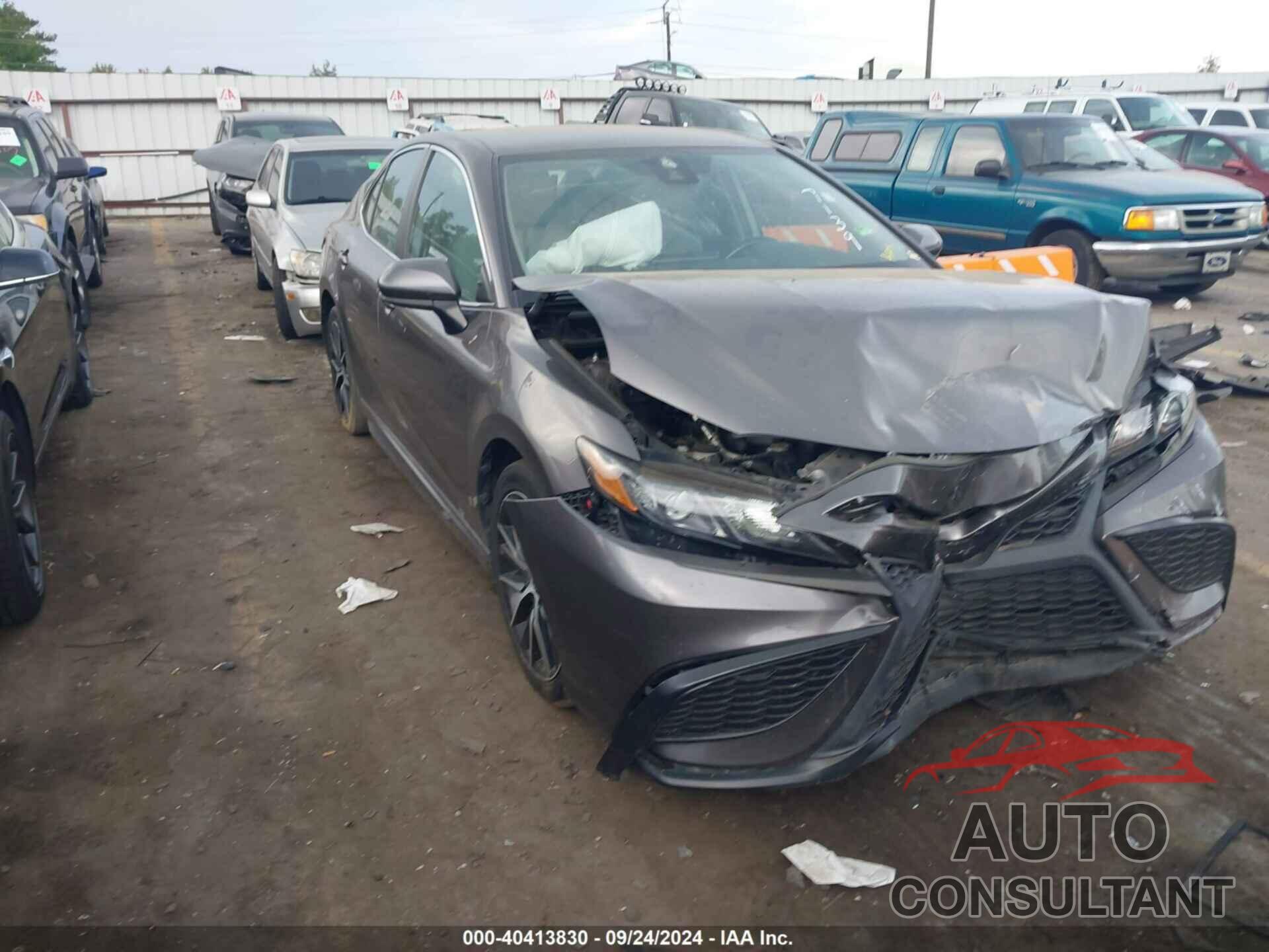 TOYOTA CAMRY 2021 - 4T1G11AKXMU407139