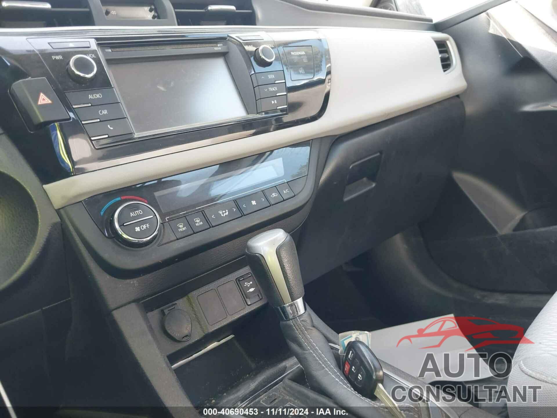 TOYOTA COROLLA 2015 - 5YFBURHE5FP364768