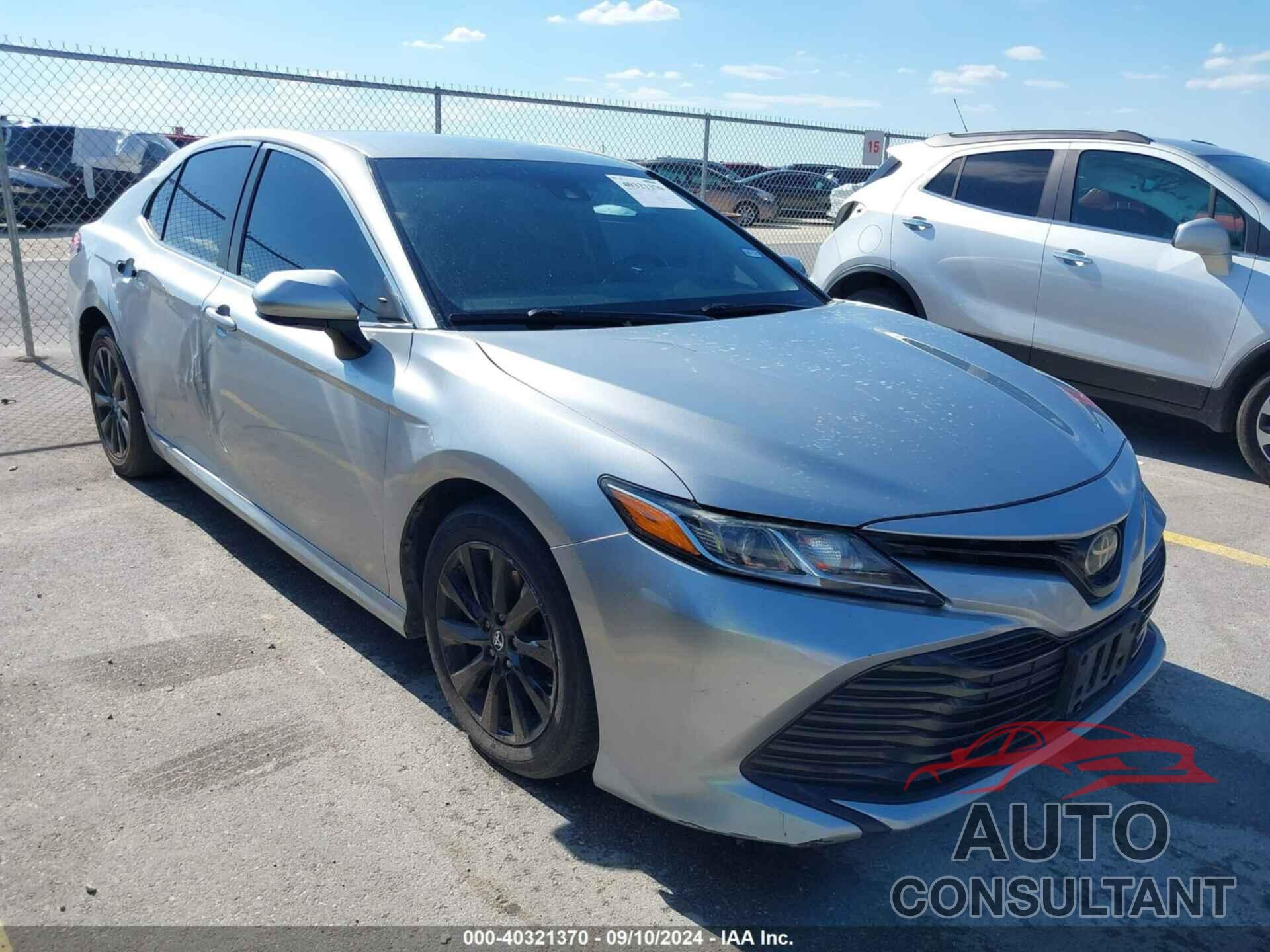 TOYOTA CAMRY 2018 - 4T1B11HK2JU068162