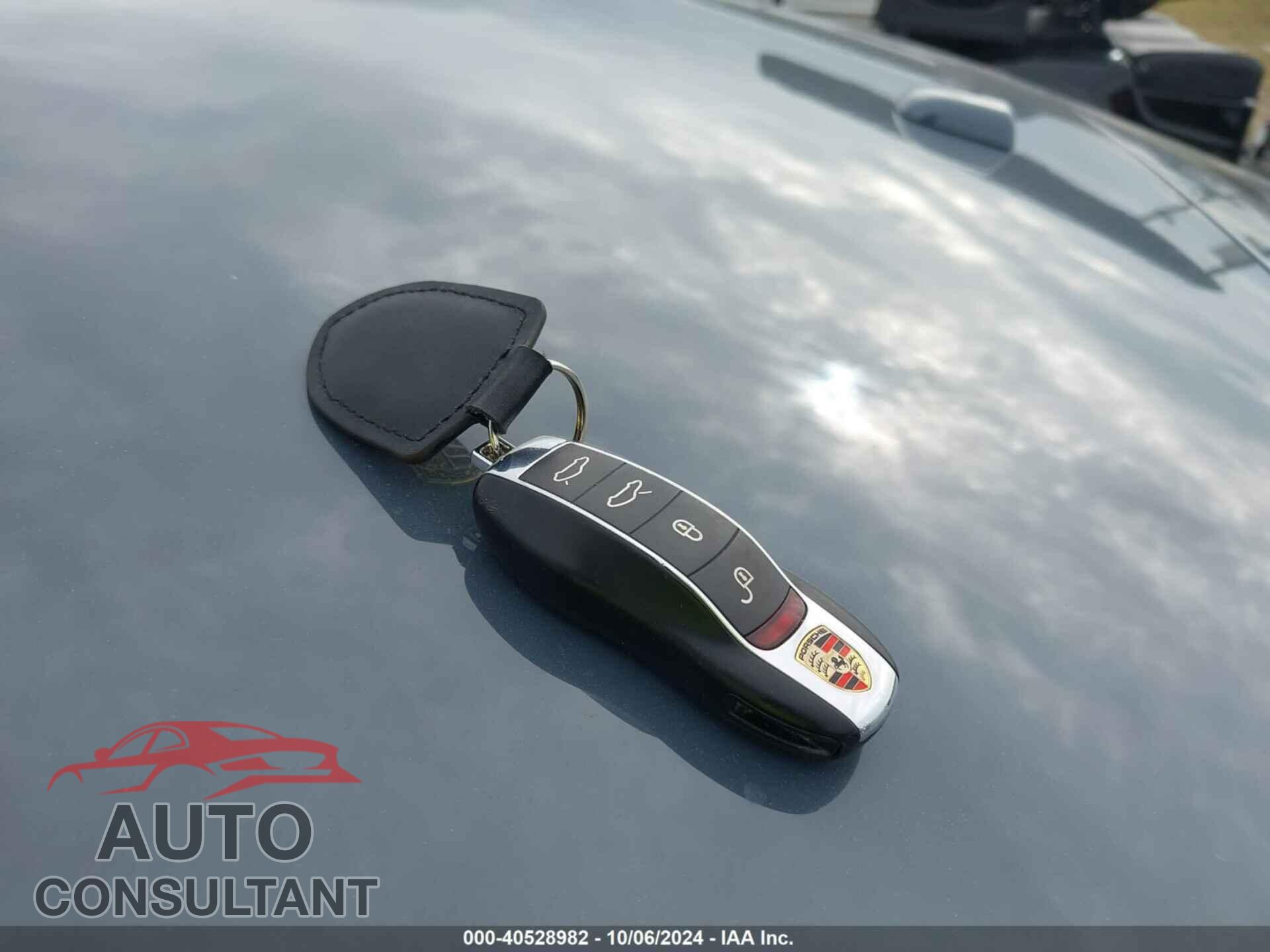 PORSCHE CAYMAN 2018 - WP0AA2A80JK261619