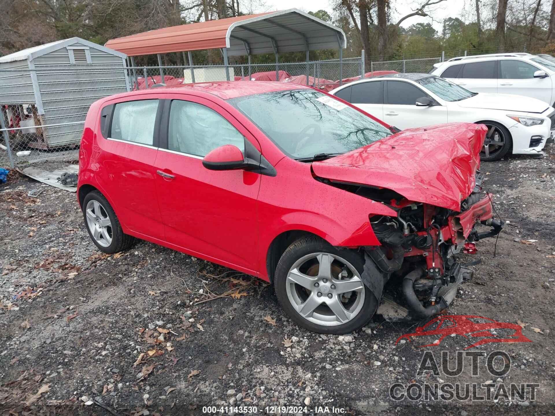 CHEVROLET SONIC 2015 - 1G1JE6SB7F4214727