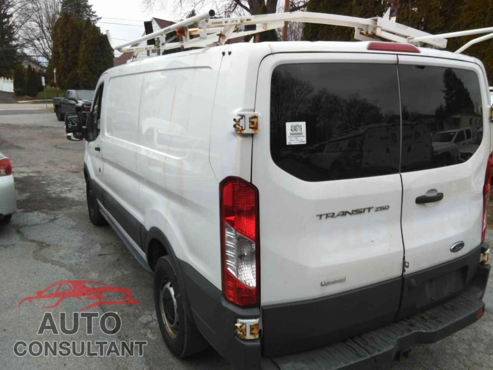 FORD TRANSIT 2017 - 1FTYR1YG2HKA57445