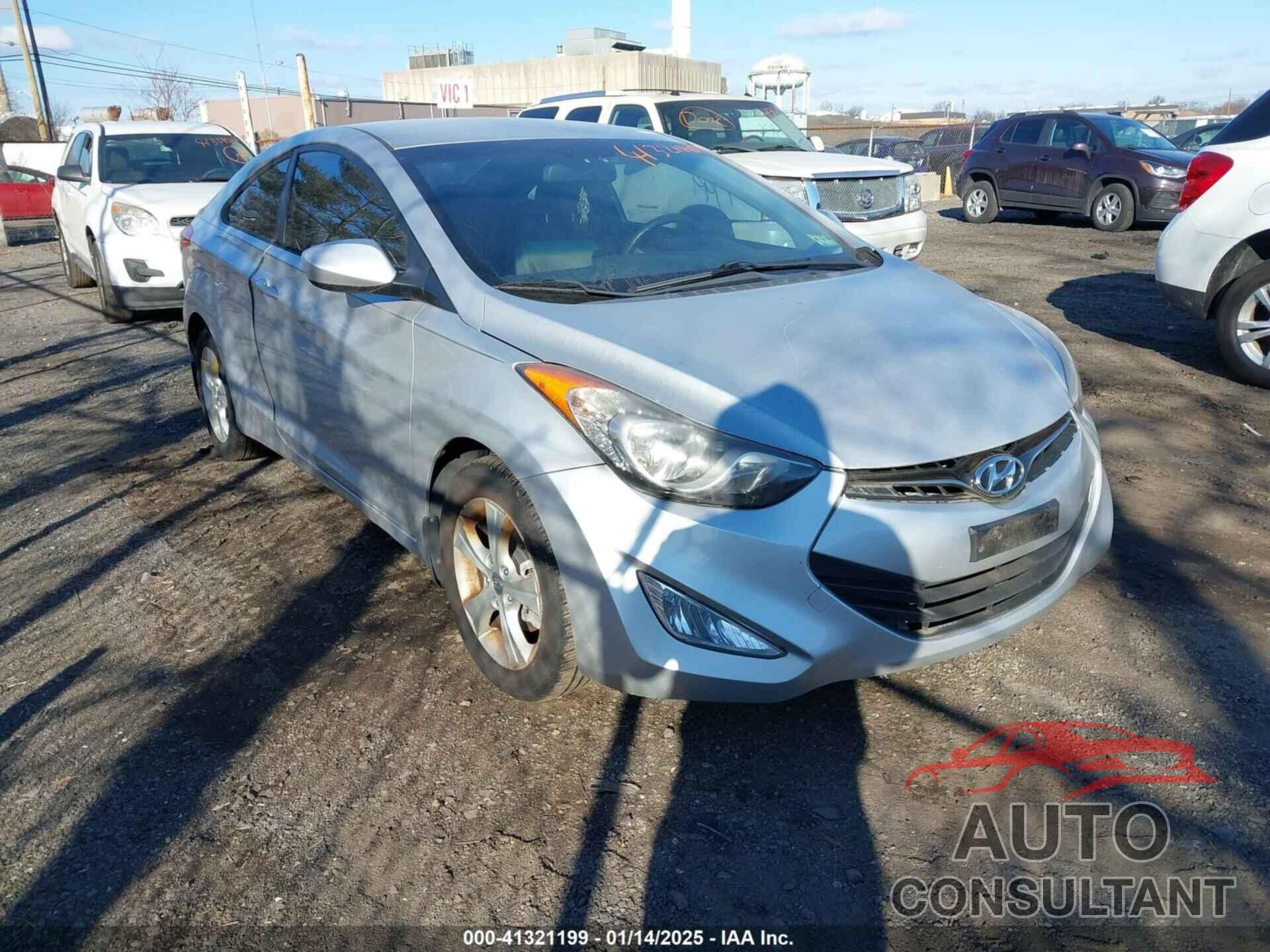 HYUNDAI ELANTRA 2013 - KMHDH6AE6DU016589