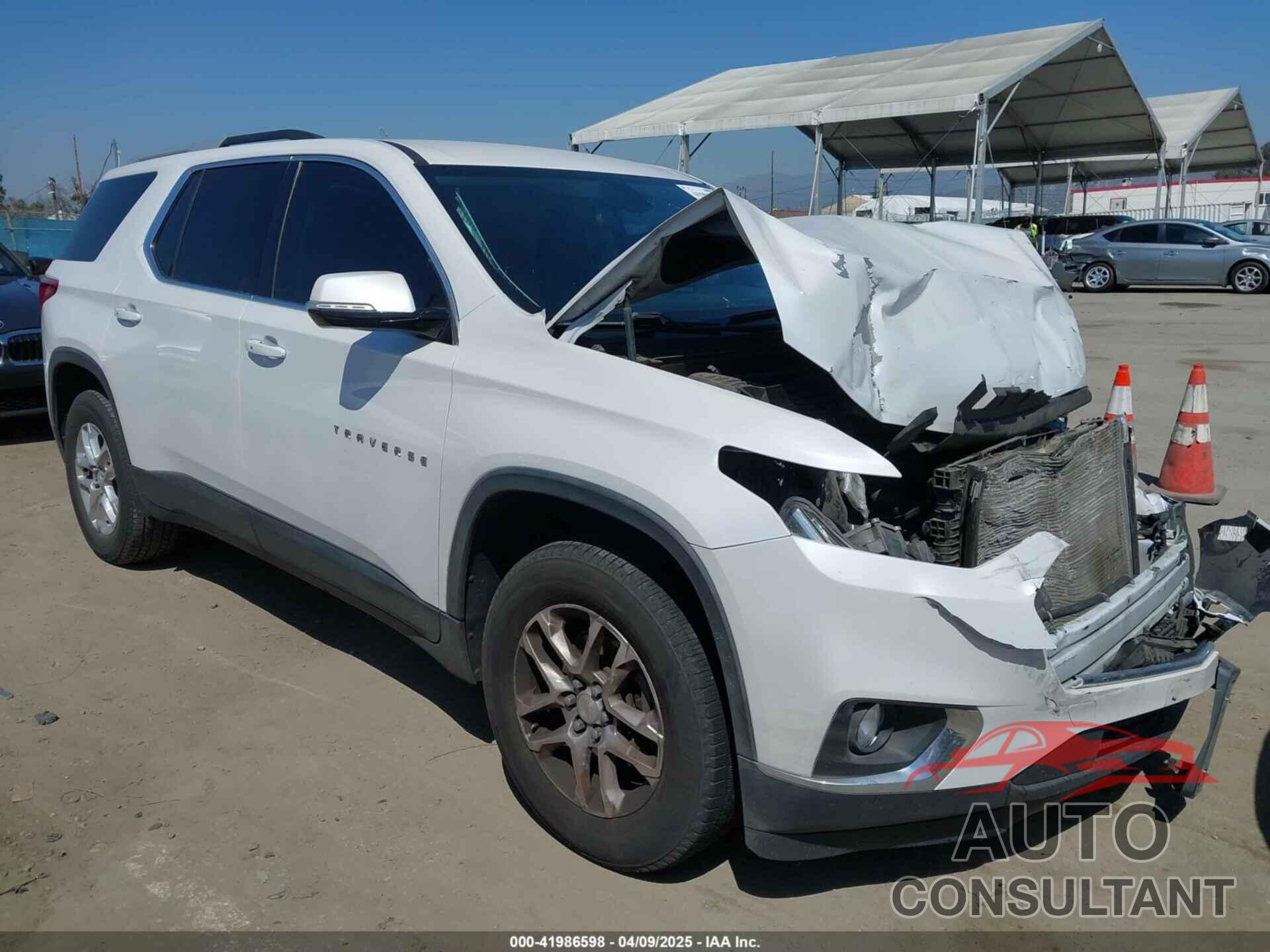 CHEVROLET TRAVERSE 2018 - 1GNERGKW5JJ236555
