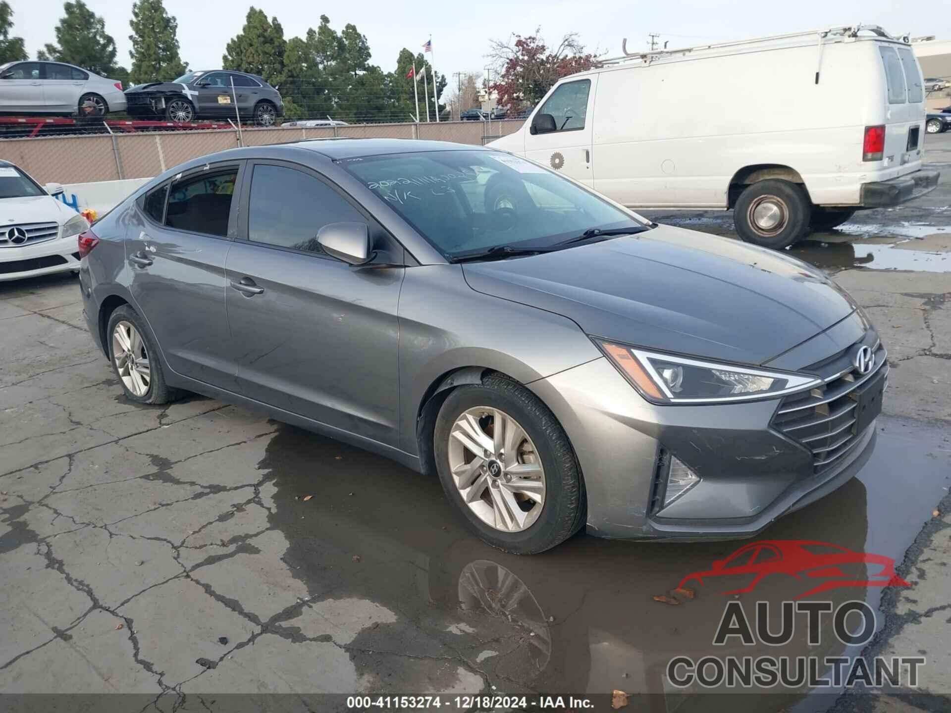 HYUNDAI ELANTRA 2019 - 5NPD84LFXKH425541
