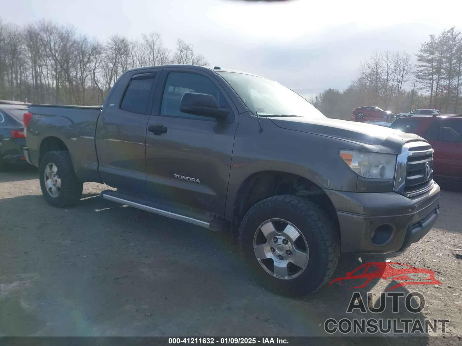 TOYOTA TUNDRA 2011 - 5TFUM5F15BX020824