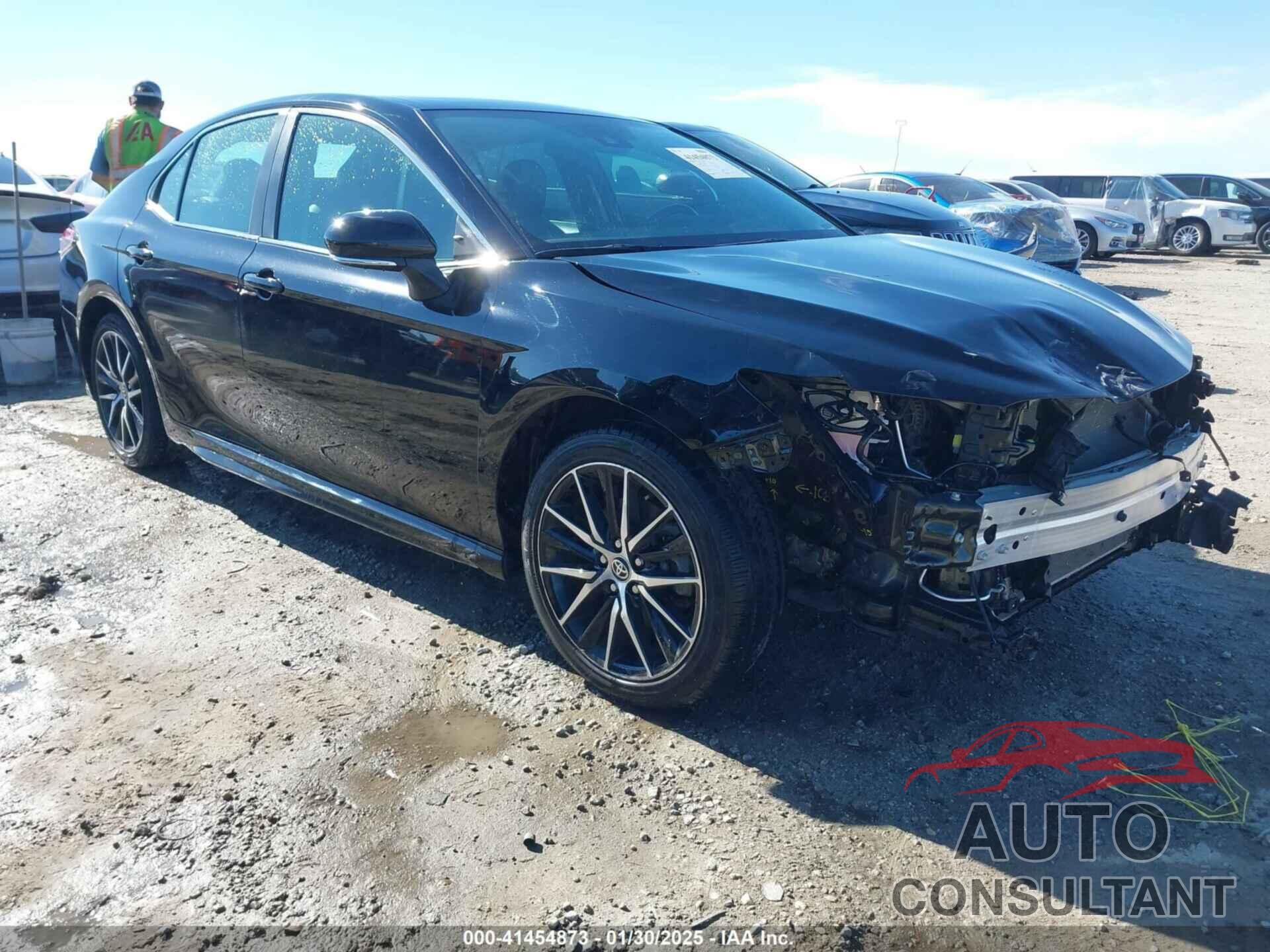 TOYOTA CAMRY 2021 - 4T1G11AK8MU523049