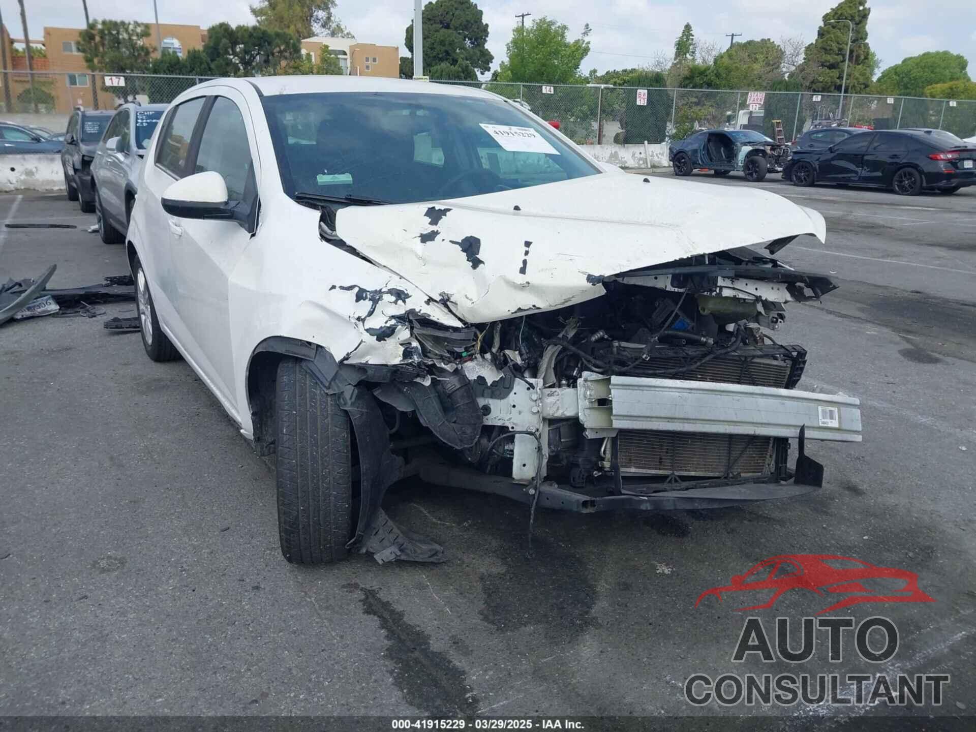 CHEVROLET SONIC 2014 - 1G1JC6SG6E4154875