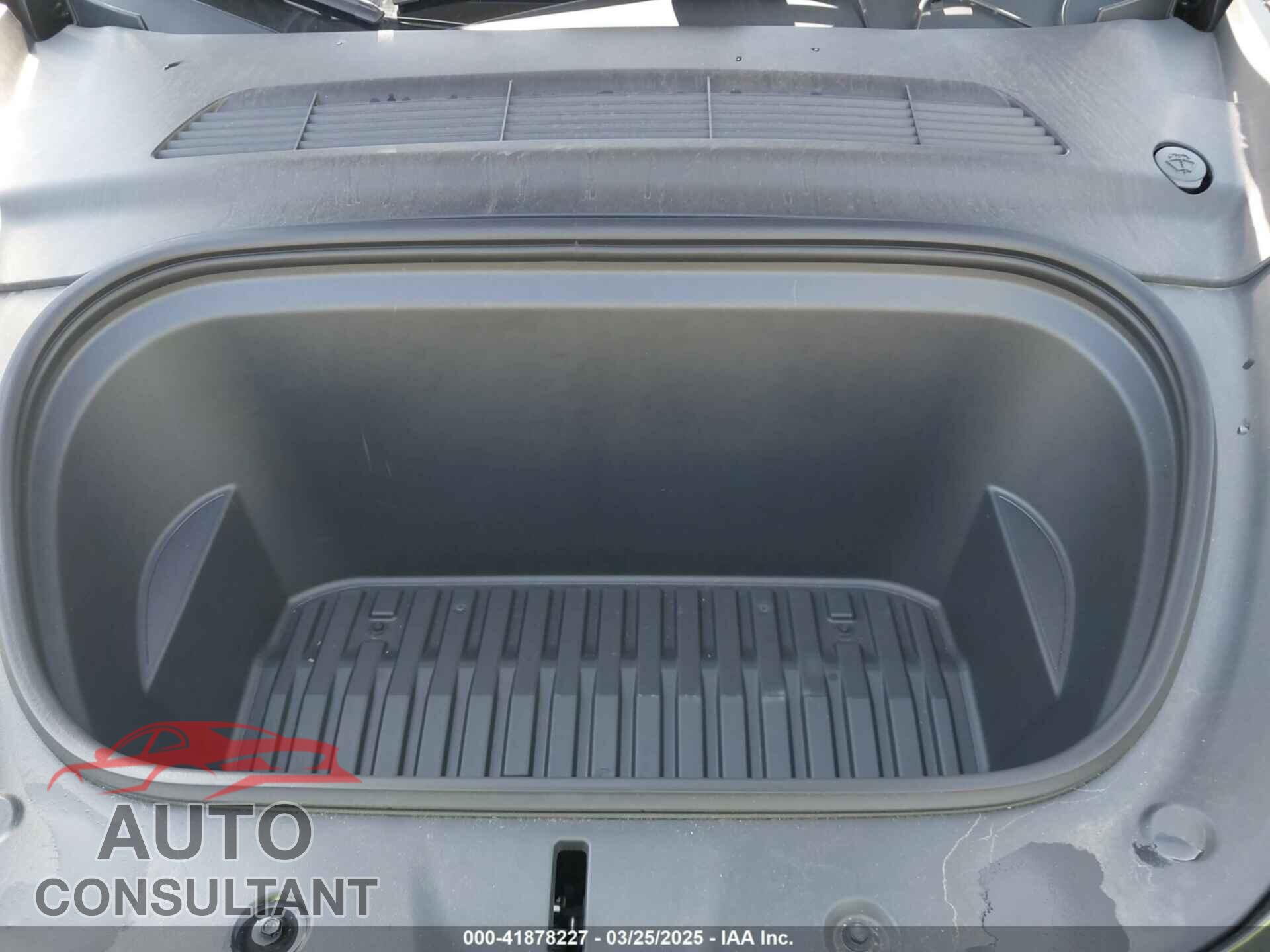 TESLA MODEL Y 2024 - 7SAYGDED8RF093790
