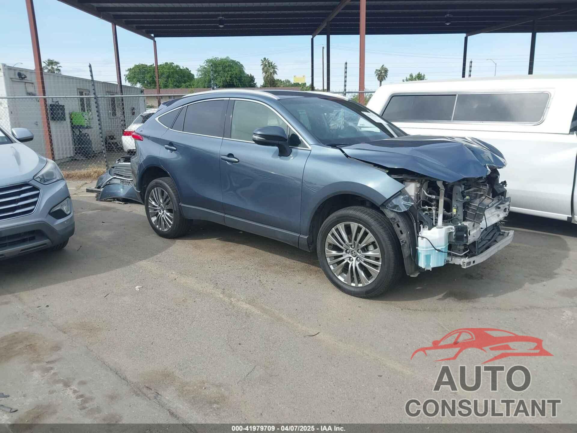 TOYOTA VENZA 2022 - JTEAAAAH5NJ112995
