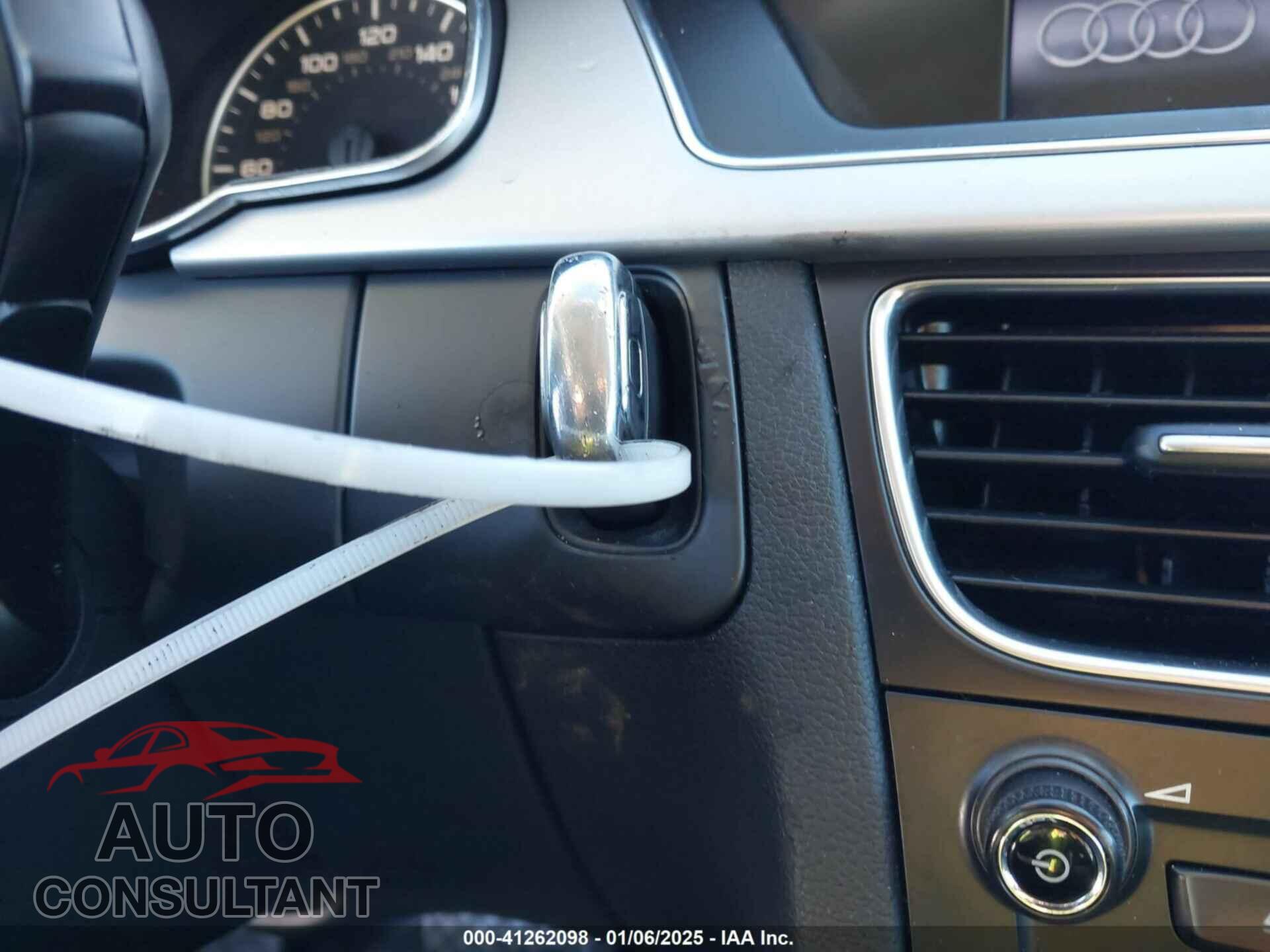 AUDI A5 2012 - WAUCFAFR0CA003063