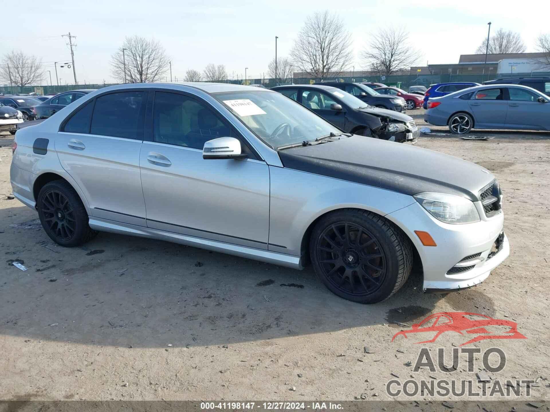 MERCEDES-BENZ C 300 2011 - WDDGF8BB4BR178377