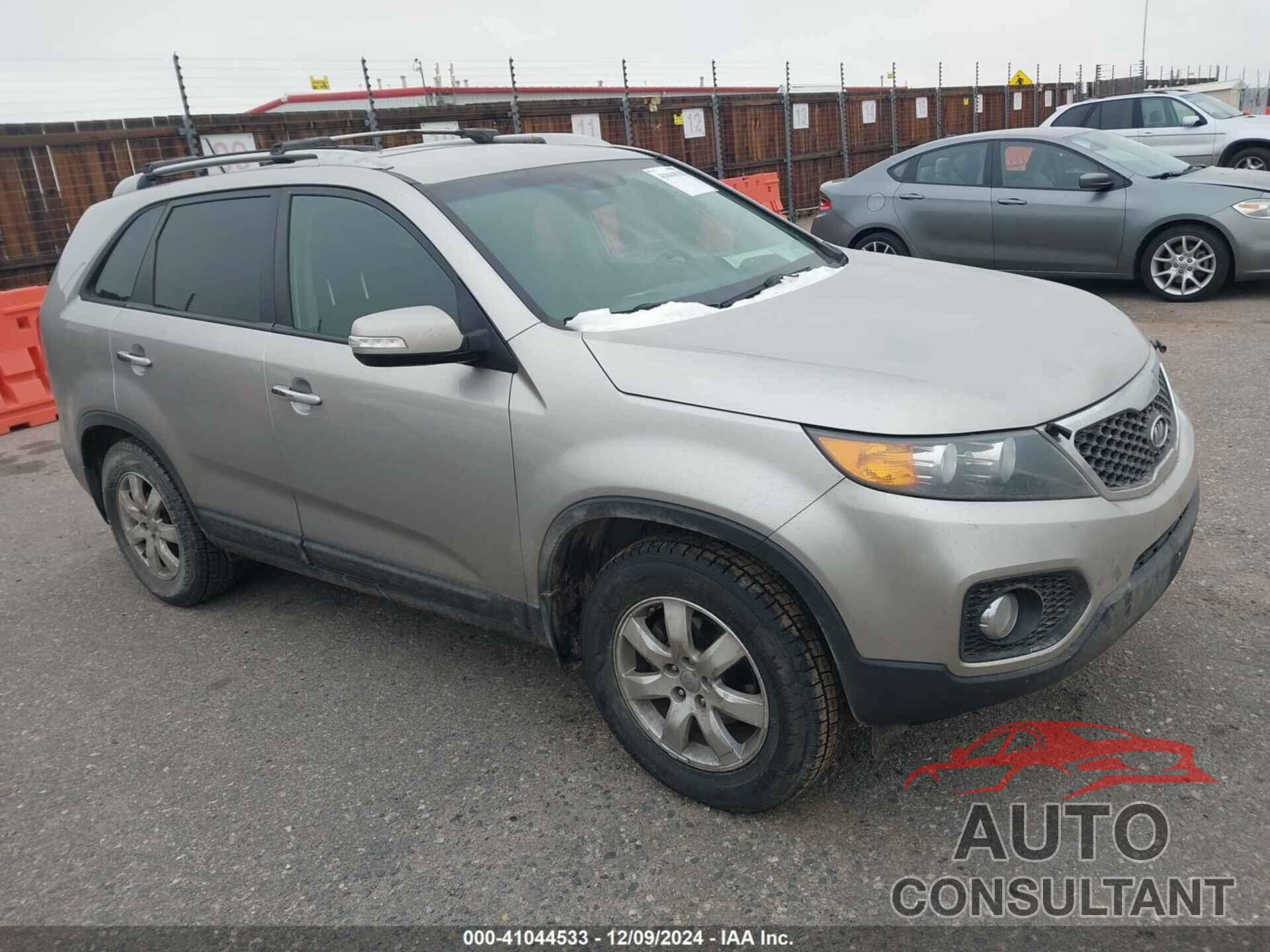 KIA SORENTO 2012 - 5XYKT3A66CG281028