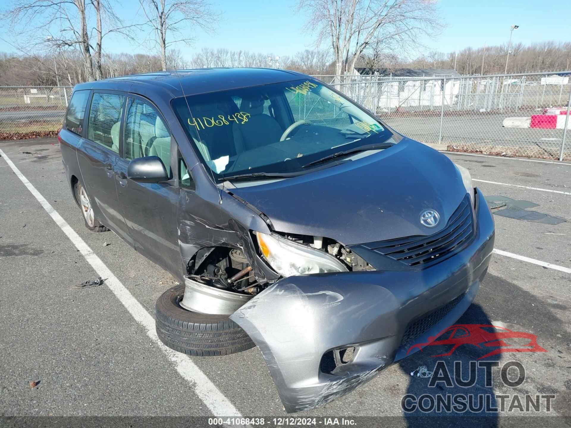 TOYOTA SIENNA 2013 - 5TDZK3DC8DS286853