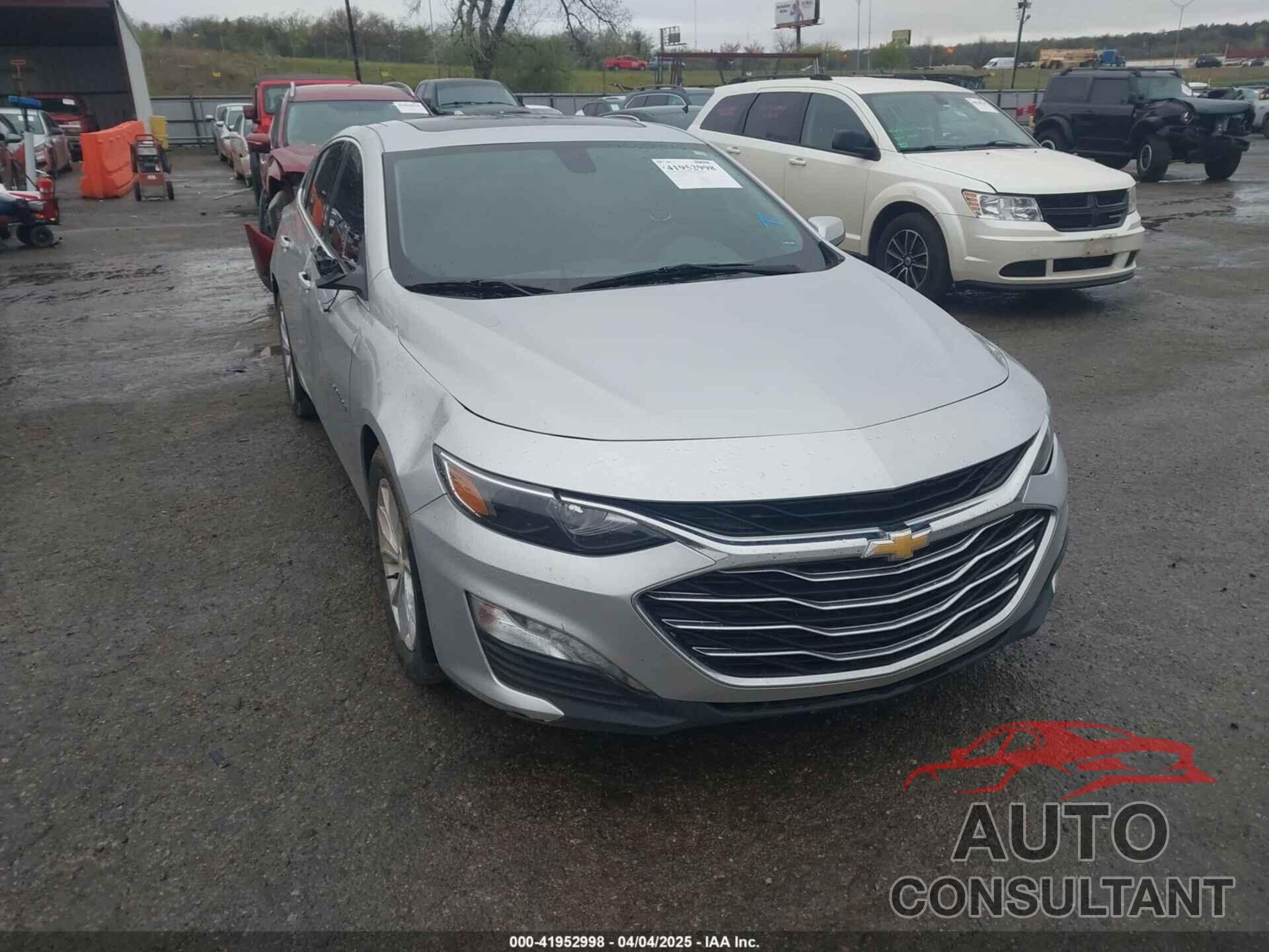 CHEVROLET MALIBU 2019 - 1G1ZD5ST4KF145602