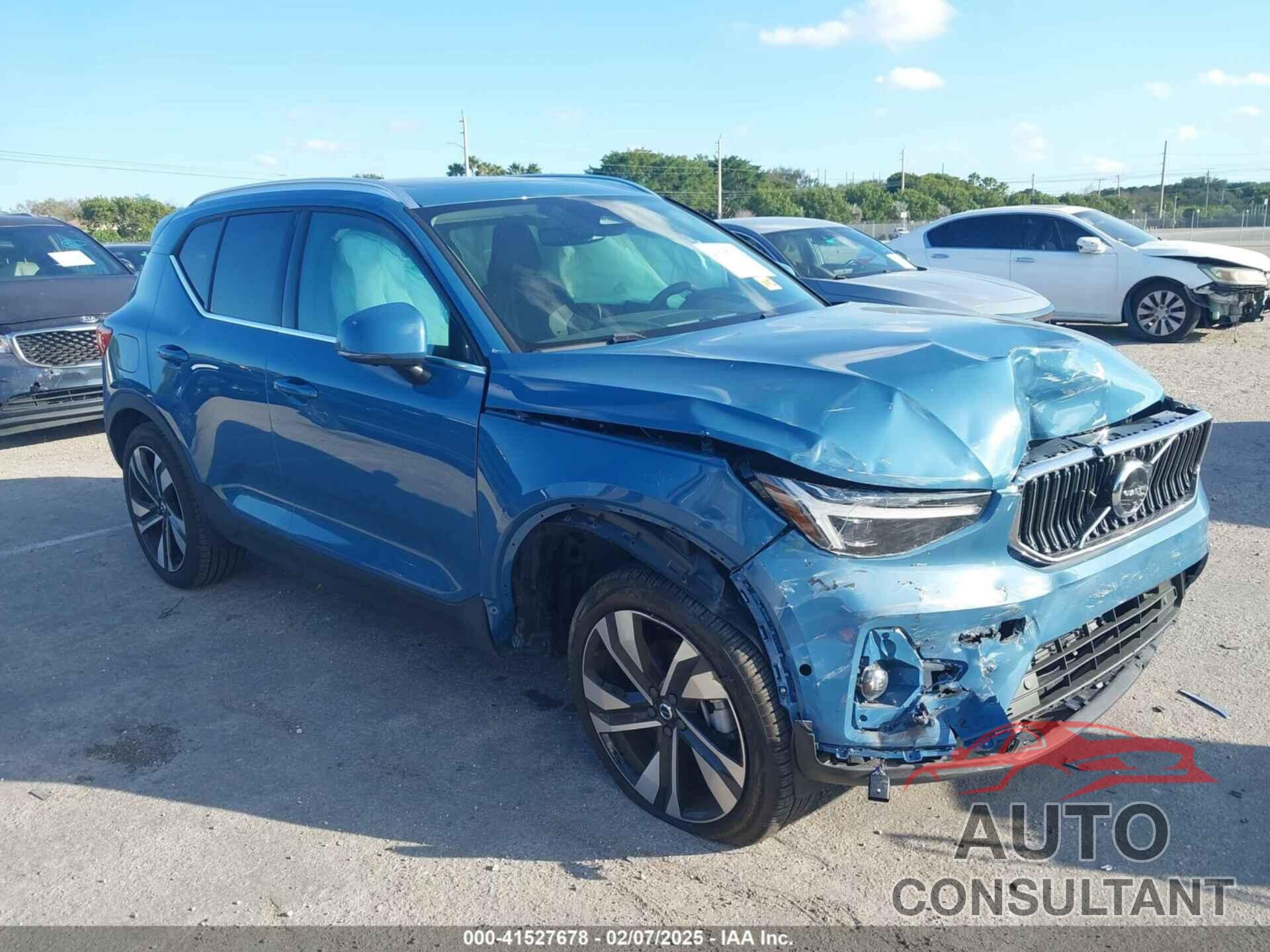 VOLVO XC40 2024 - YV4L12UE3R2342939