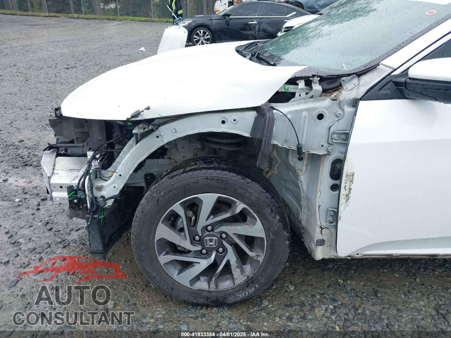 HONDA CIVIC 2018 - 19XFC2F77JE208564