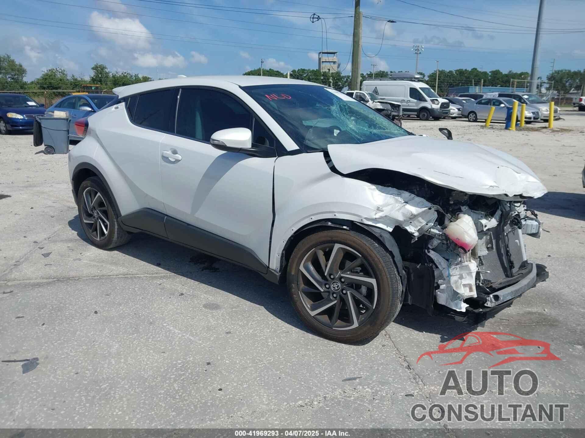 TOYOTA C-HR 2022 - NMTKHMBX8NR147317