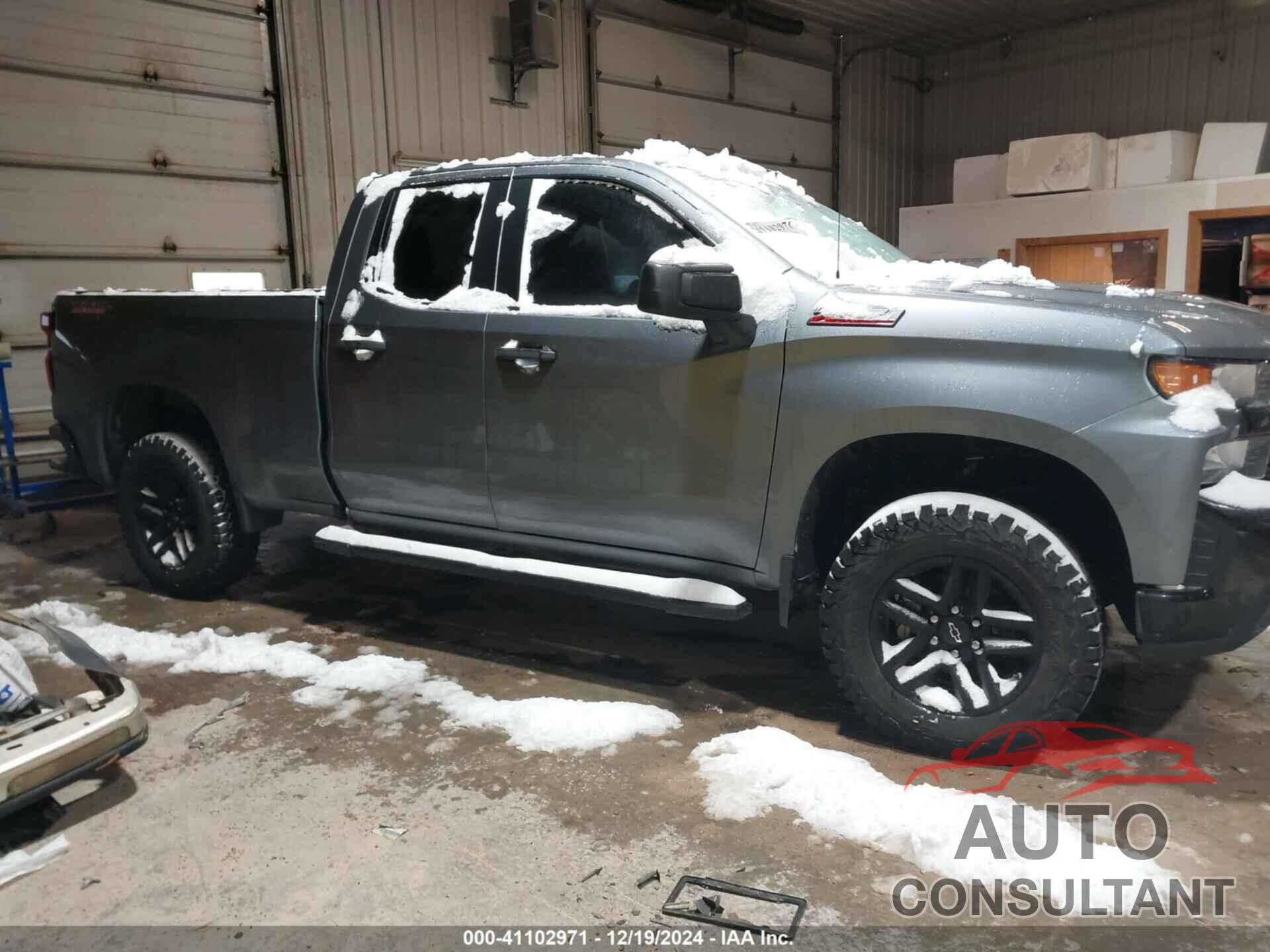 CHEVROLET SILVERADO 1500 2019 - 1GCRYCEF7KZ258917
