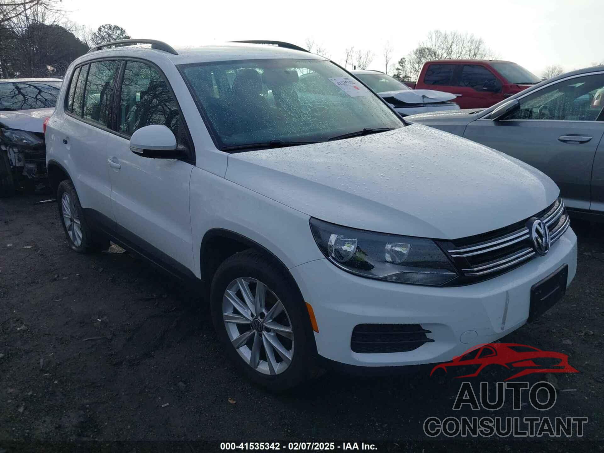 VOLKSWAGEN TIGUAN 2017 - WVGBV7AX8HK052907