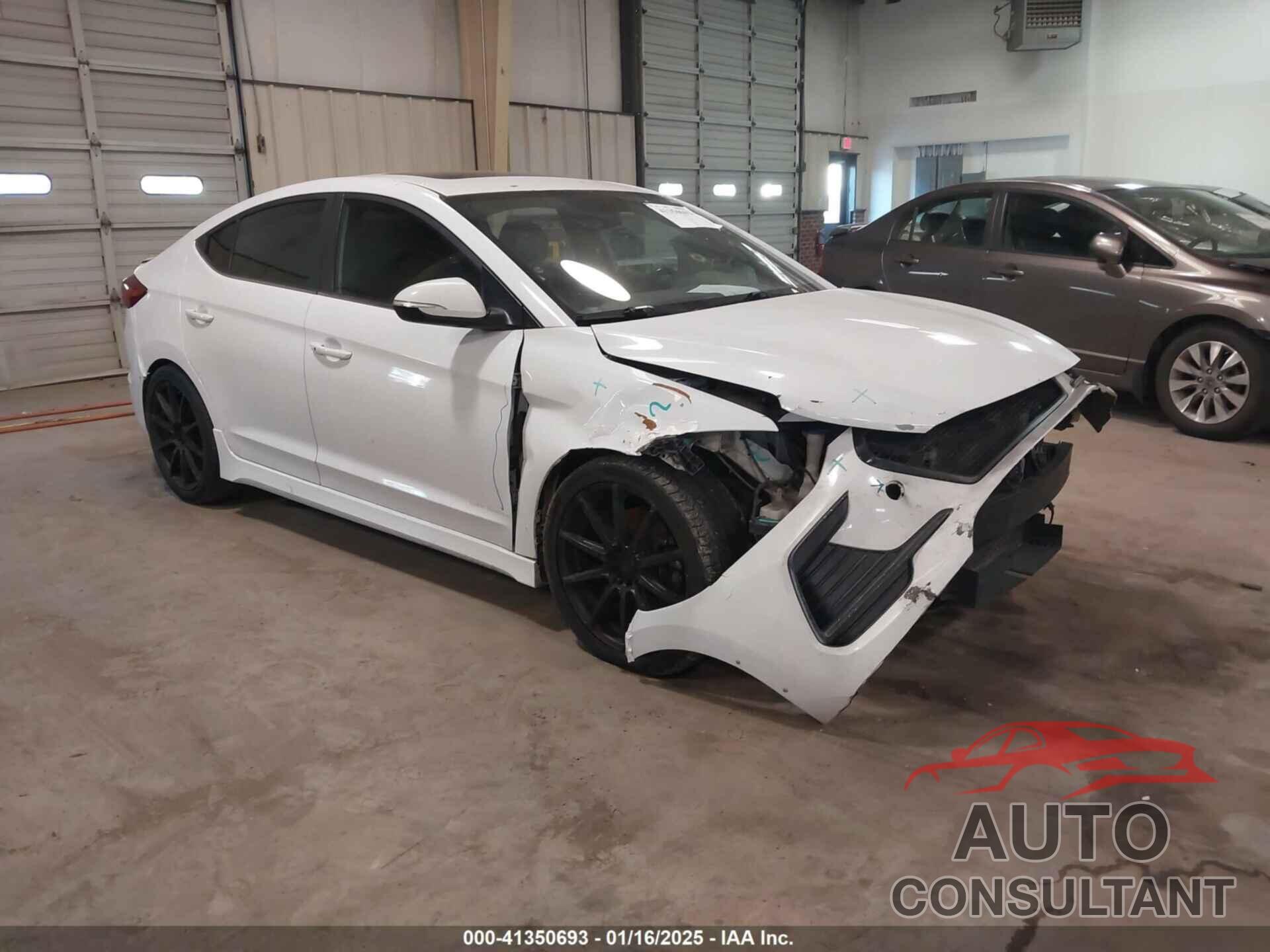 HYUNDAI ELANTRA 2018 - KMHD04LB9JU505885