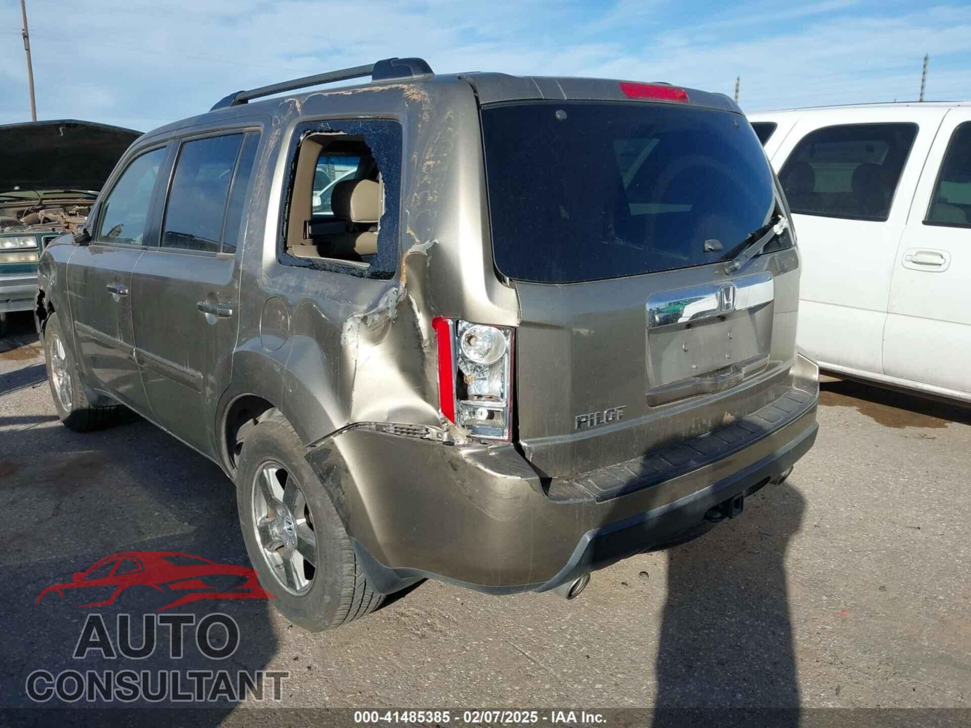 HONDA PILOT 2011 - 5FNYF3H57BB005624