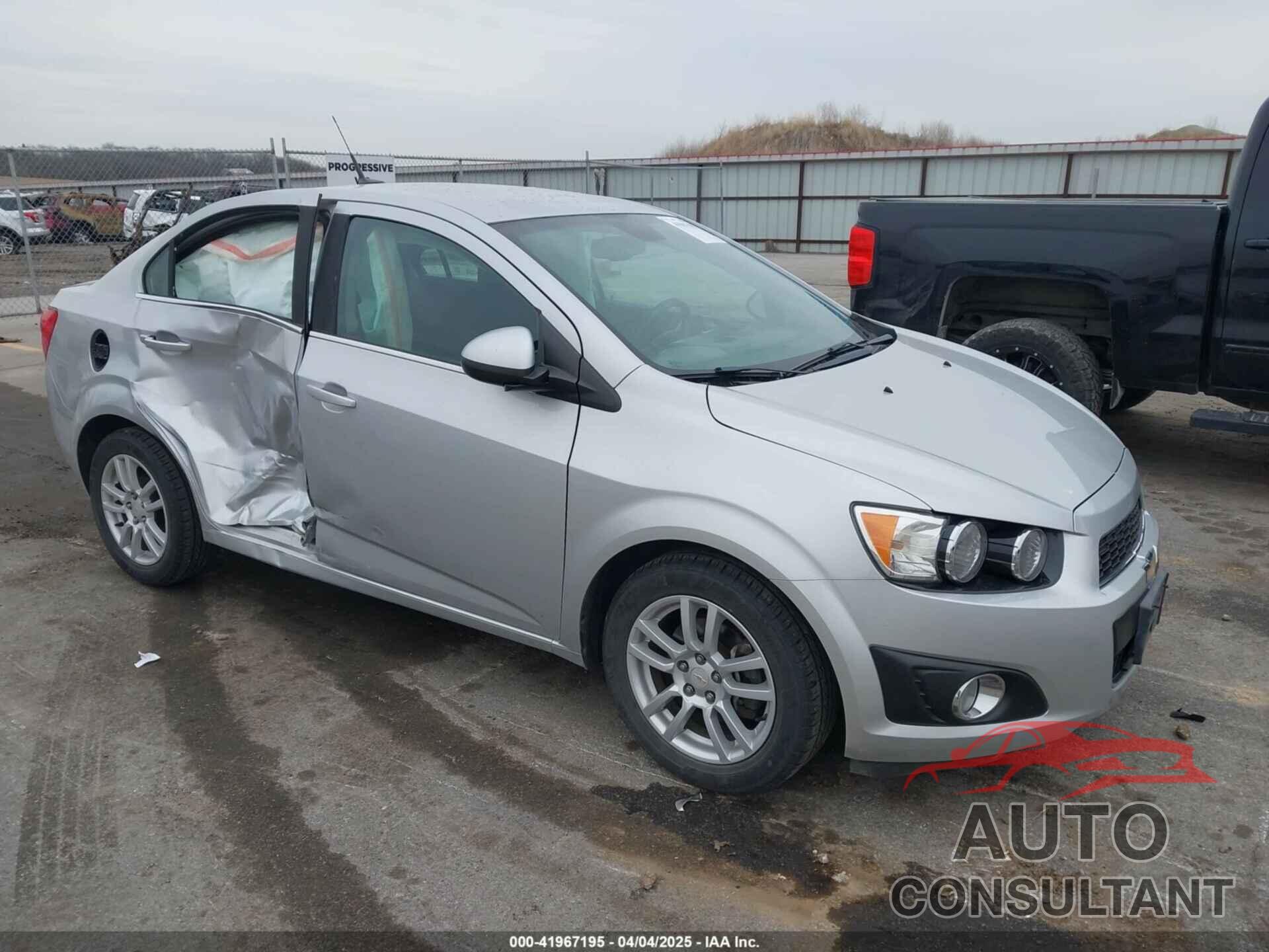 CHEVROLET SONIC 2012 - 1G1JC5SH0C4162034