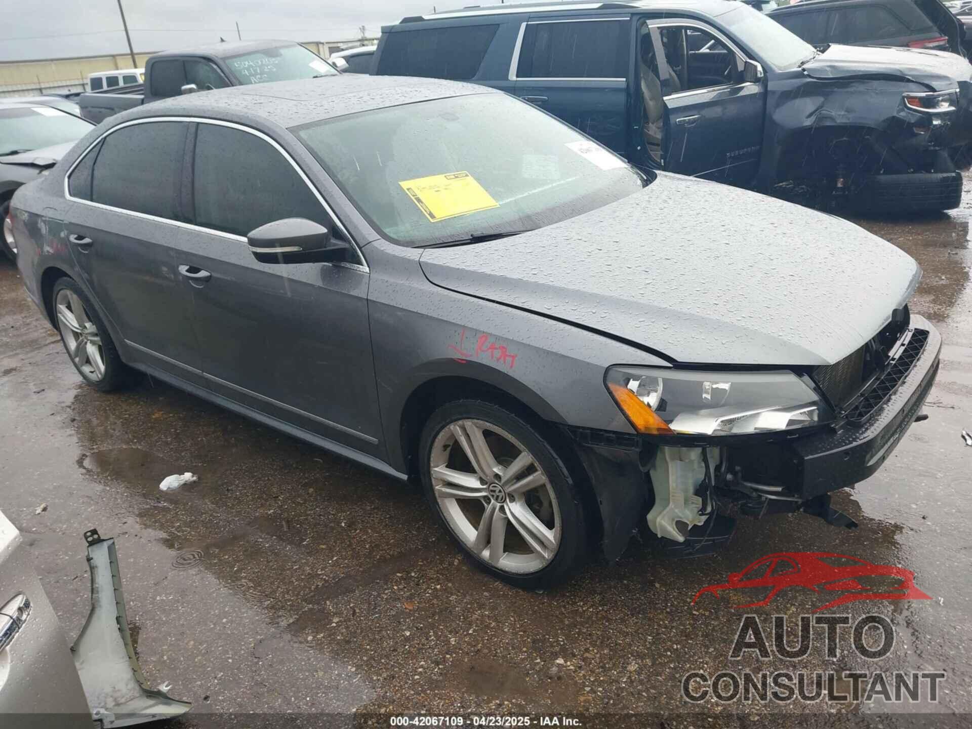 VOLKSWAGEN PASSAT 2015 - 1VWCV7A39FC076059