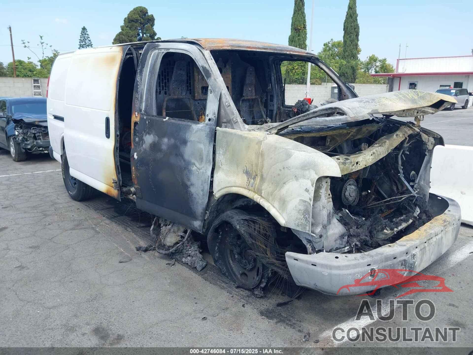 CHEVROLET EXPRESS 2500 2015 - 1GCWGFCF8F1280164