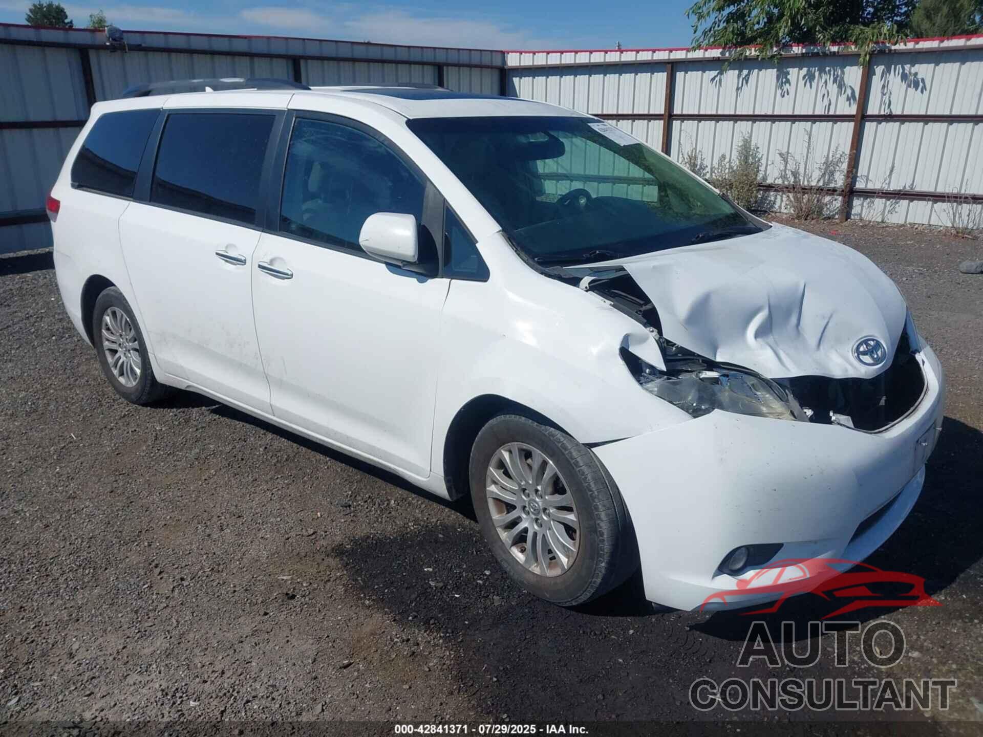 TOYOTA SIENNA 2011 - 5TDYK3DC7BS128383