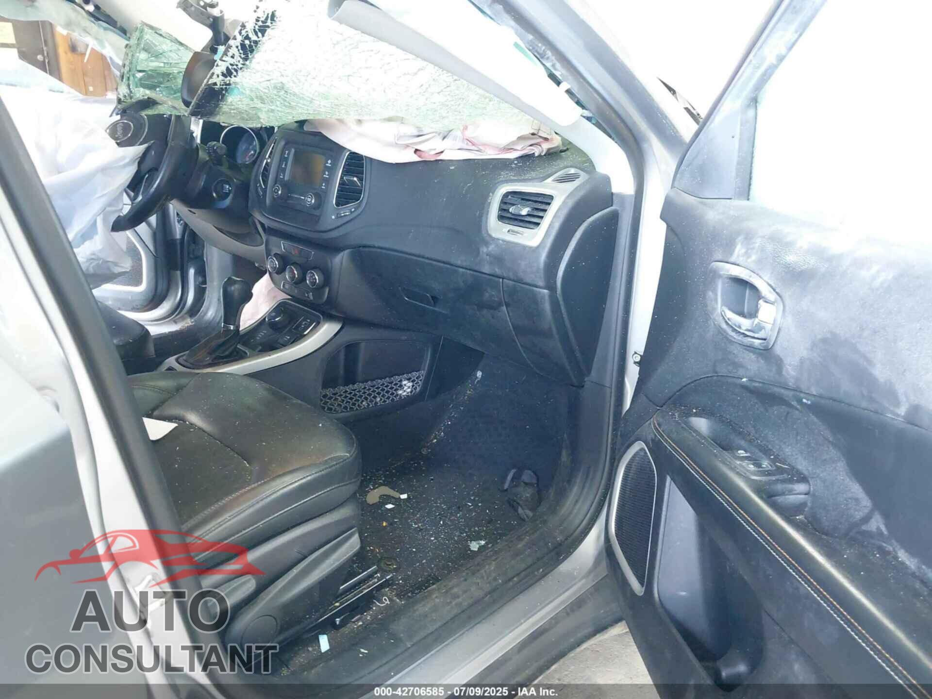 JEEP COMPASS 2018 - 3C4NJDBB7JT115532
