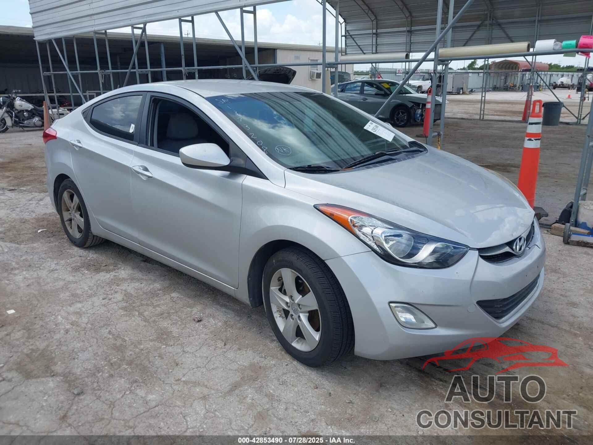 HYUNDAI ELANTRA 2012 - KMHDH4AE8CU339951