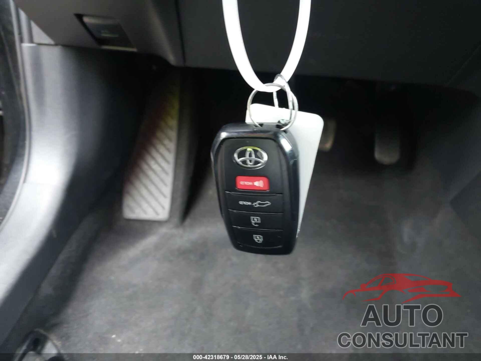 TOYOTA COROLLA CROSS 2023 - 7MUCAAAG0PV053404