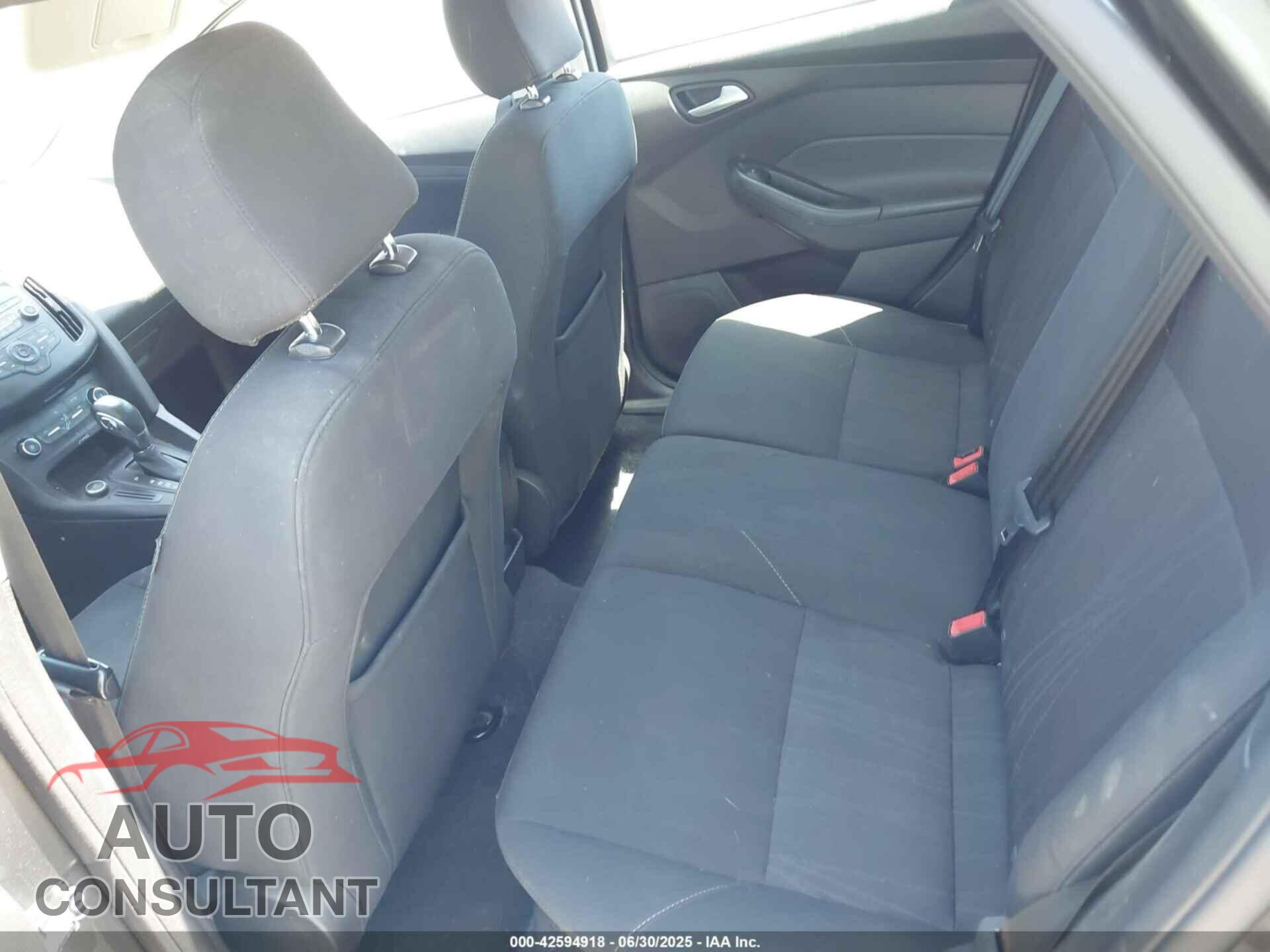 FORD FOCUS 2016 - 1FADP3K2XGL392903