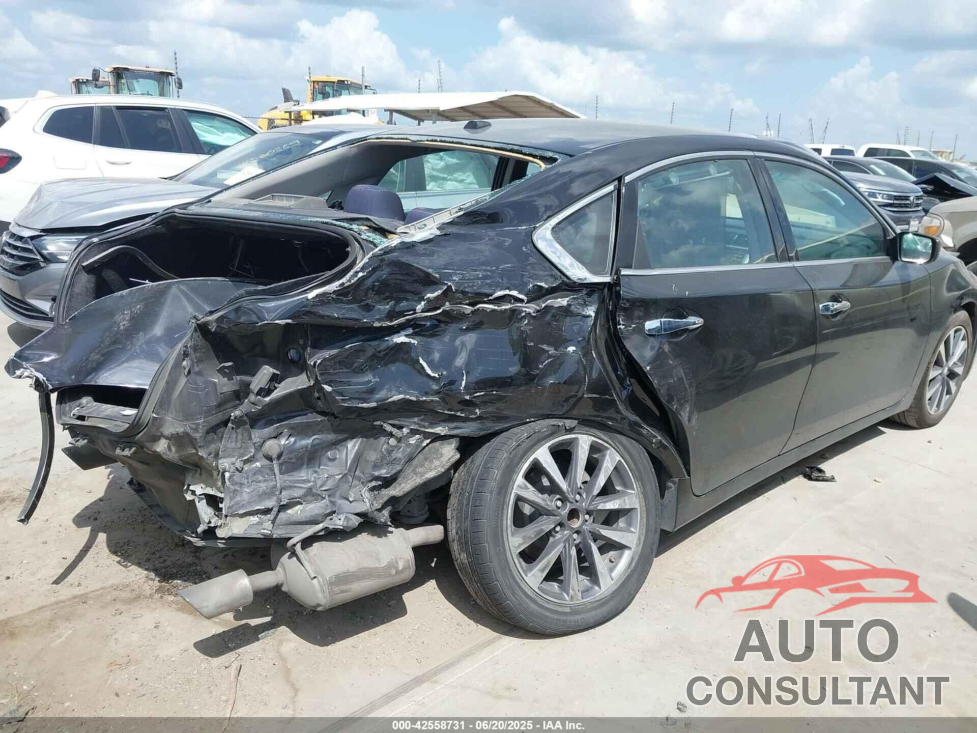 NISSAN ALTIMA 2017 - 1N4AL3AP5HC193464