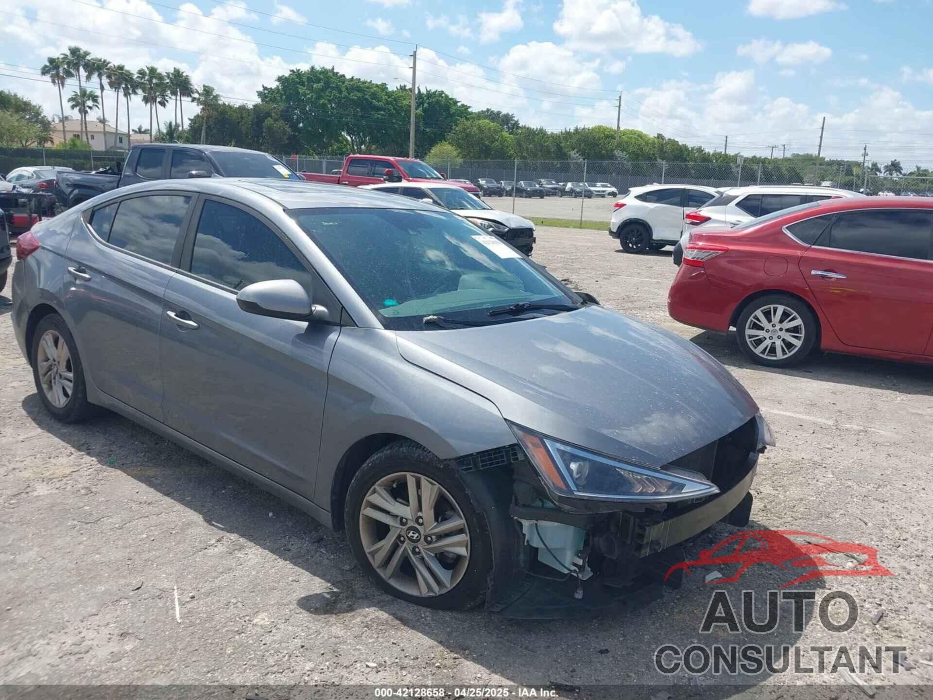 HYUNDAI ELANTRA 2019 - KMHD84LF4KU812944