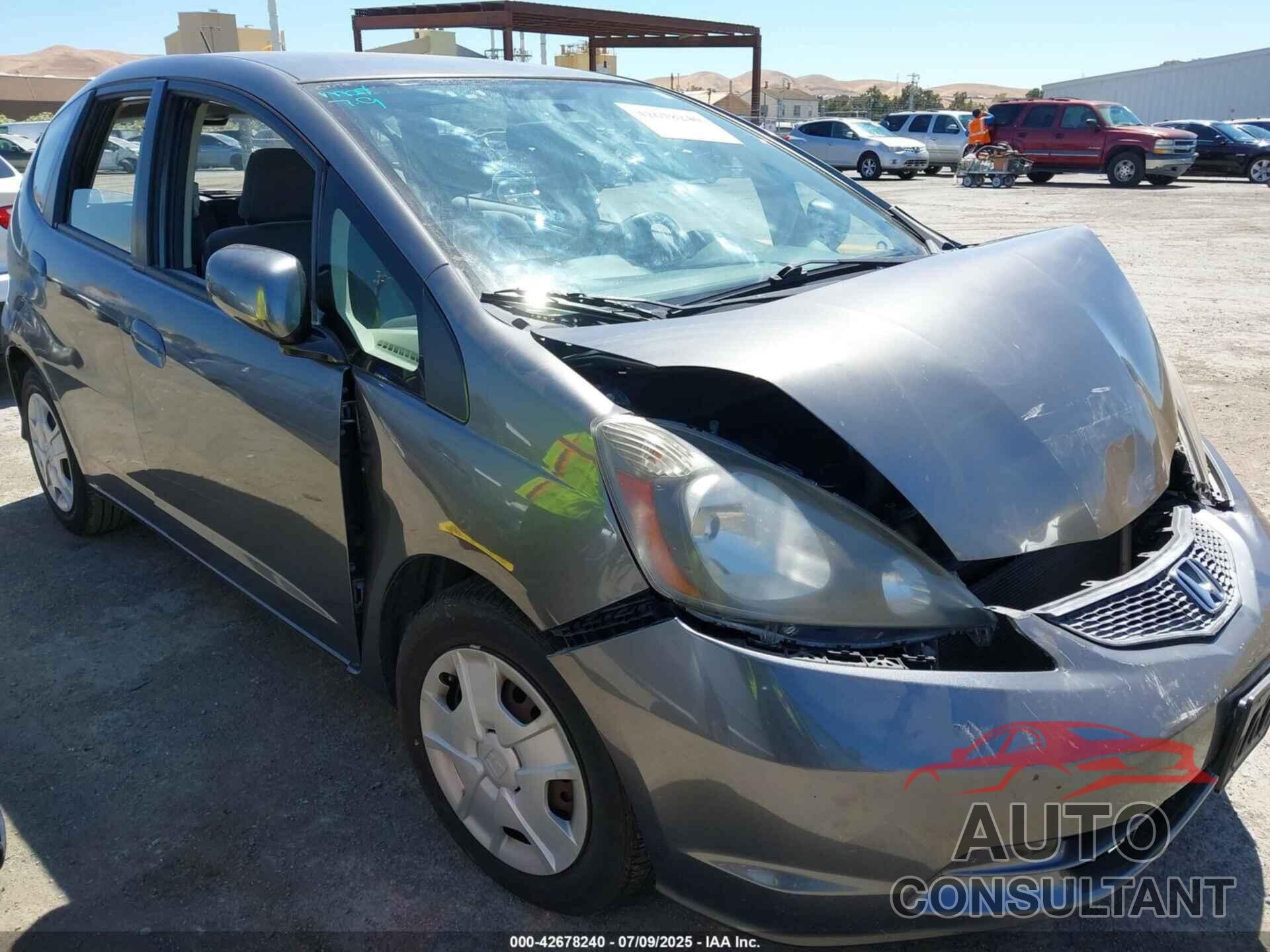 HONDA FIT 2013 - JHMGE8H35DC048450